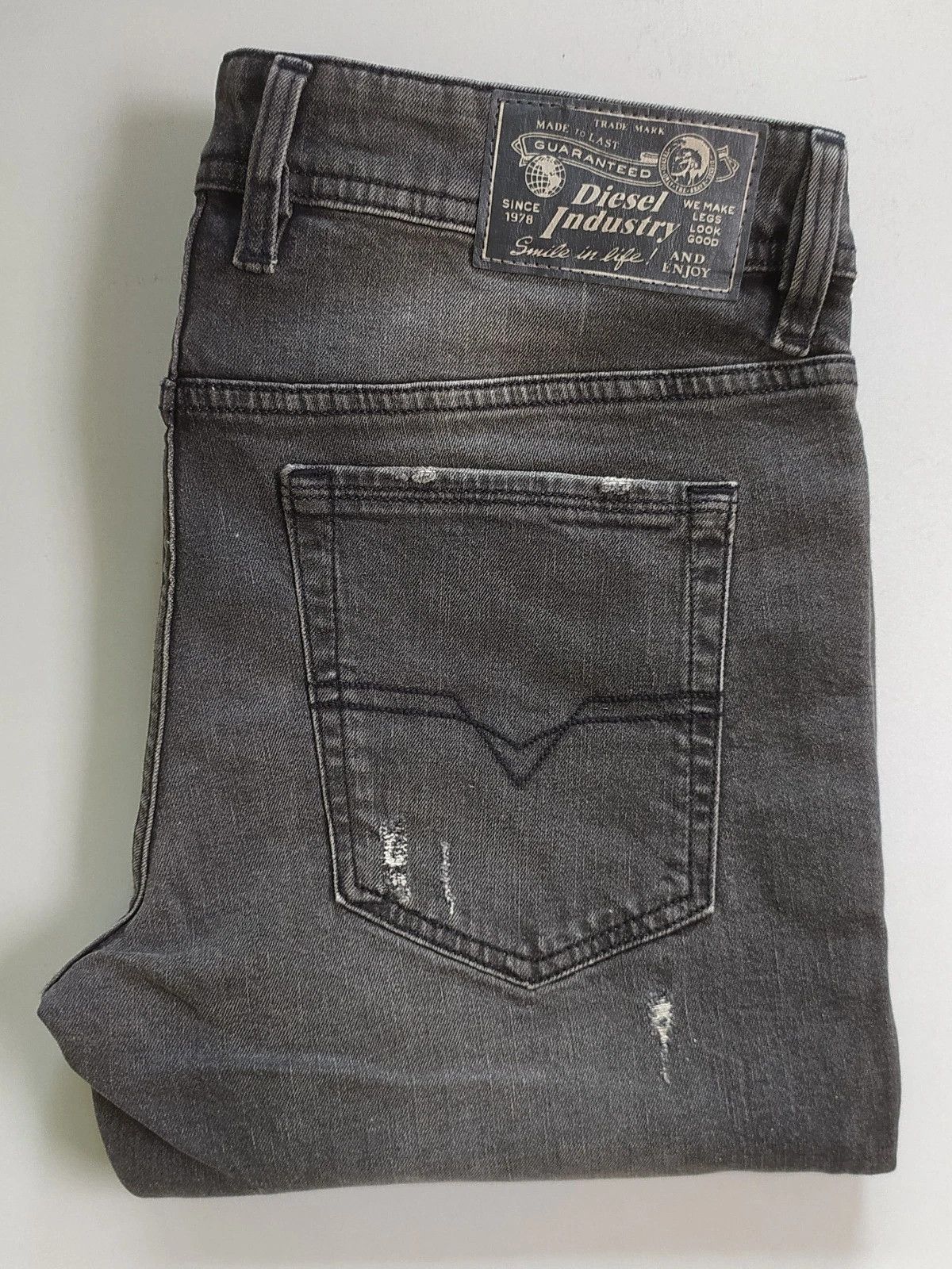 Diesel Diesel TROXER L.32 MENS JEANS SLTP/9985 Size US 34 / EU 50 - 1 Thumbnail