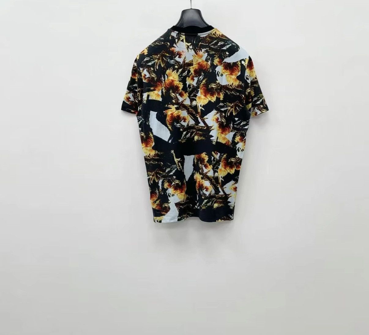 Givenchy Givenchy 100% Cotton Short Sleeve T-shirt J30 Size US L / EU 52-54 / 3 - 5 Thumbnail