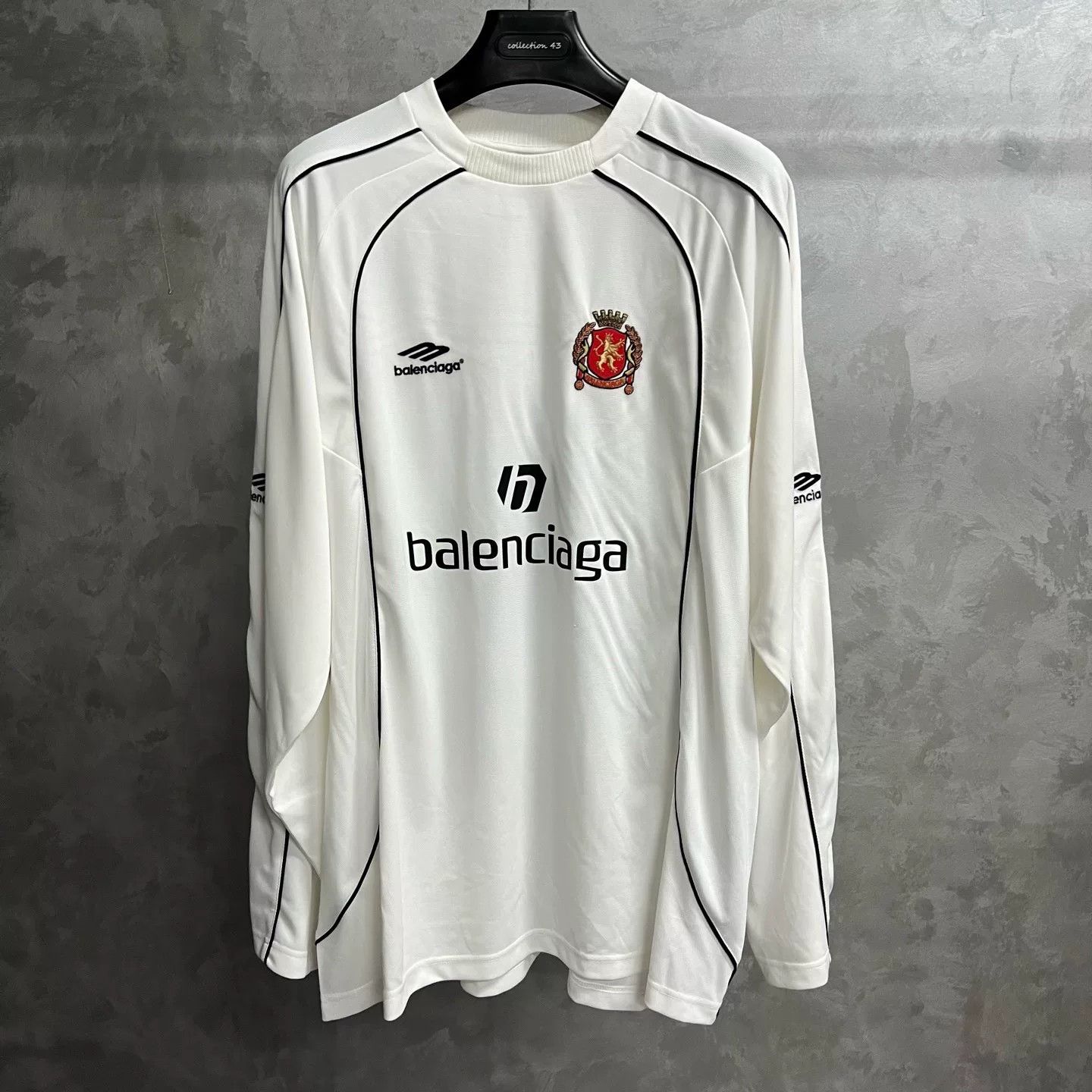 Balenciaga Balenciaga Retro Printed White T-Shirt xs Men Size US XS / EU 42 / 0 - 1 Thumbnail
