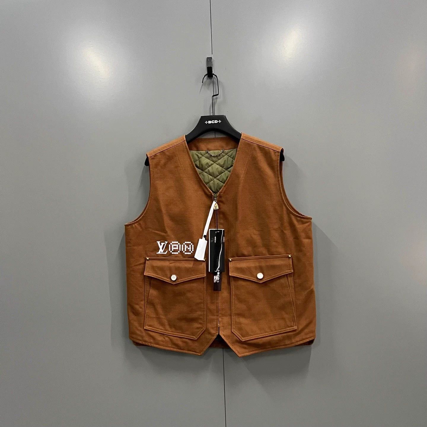 Louis Vuitton LV x Nigo 25 V-neck logo vest 98 New 52 Size US L / EU 52-54 / 3 - 1 Thumbnail