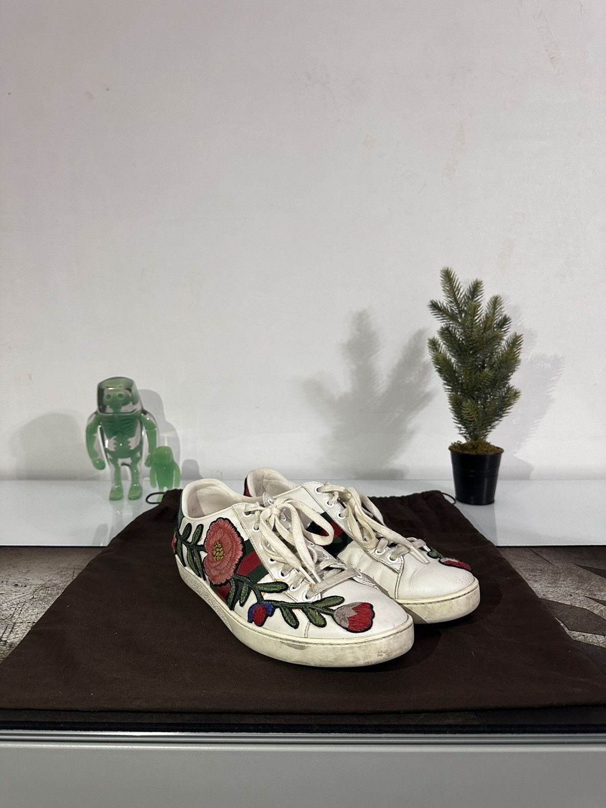 Gucci Flower Sneakers Size US 9 / IT 39 - 1 Thumbnail