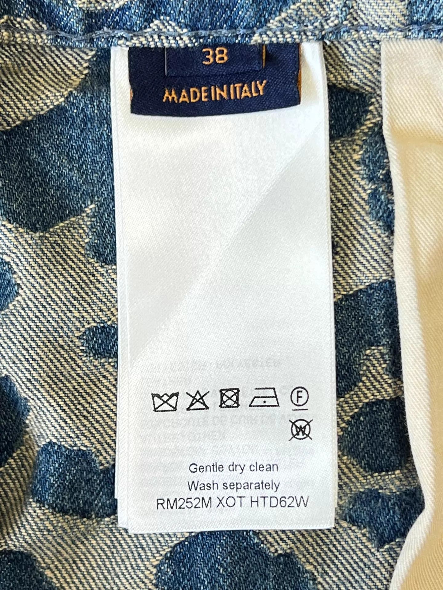 Louis Vuitton LV Classic Monogram Jeans 38 (Near Mint) Size 27" / US 4 / IT 40 - 8 Thumbnail