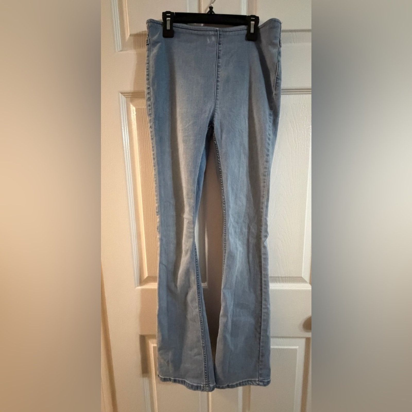 Twenty We the Free 28 lt. jeans high rise flare pull-on size 28 Size 28" / US 6 / IT 42 - 1 Thumbnail