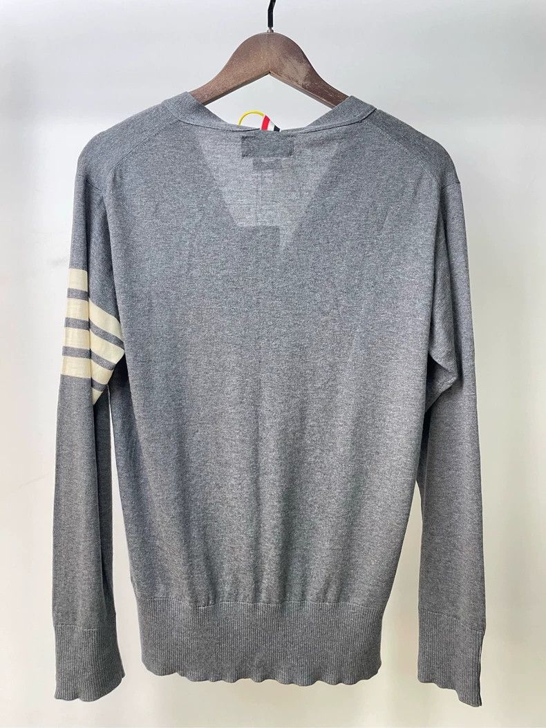 Thom Browne Thom Browne size3 Four bar wool sweater on the arm Size US L / EU 52-54 / 3 - 2 Thumbnail