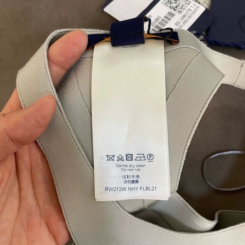 Louis Vuitton Louis Vuitton gray hem full of logo vest Size XS / US 0-2 / IT 36-38 - 5 Thumbnail