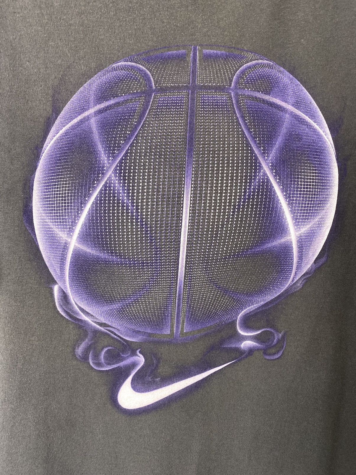 Nike Vintage Faded Nike T Shirt Purple Ball Travis Scott Style Size US M / EU 48-50 / 2 - 3 Thumbnail
