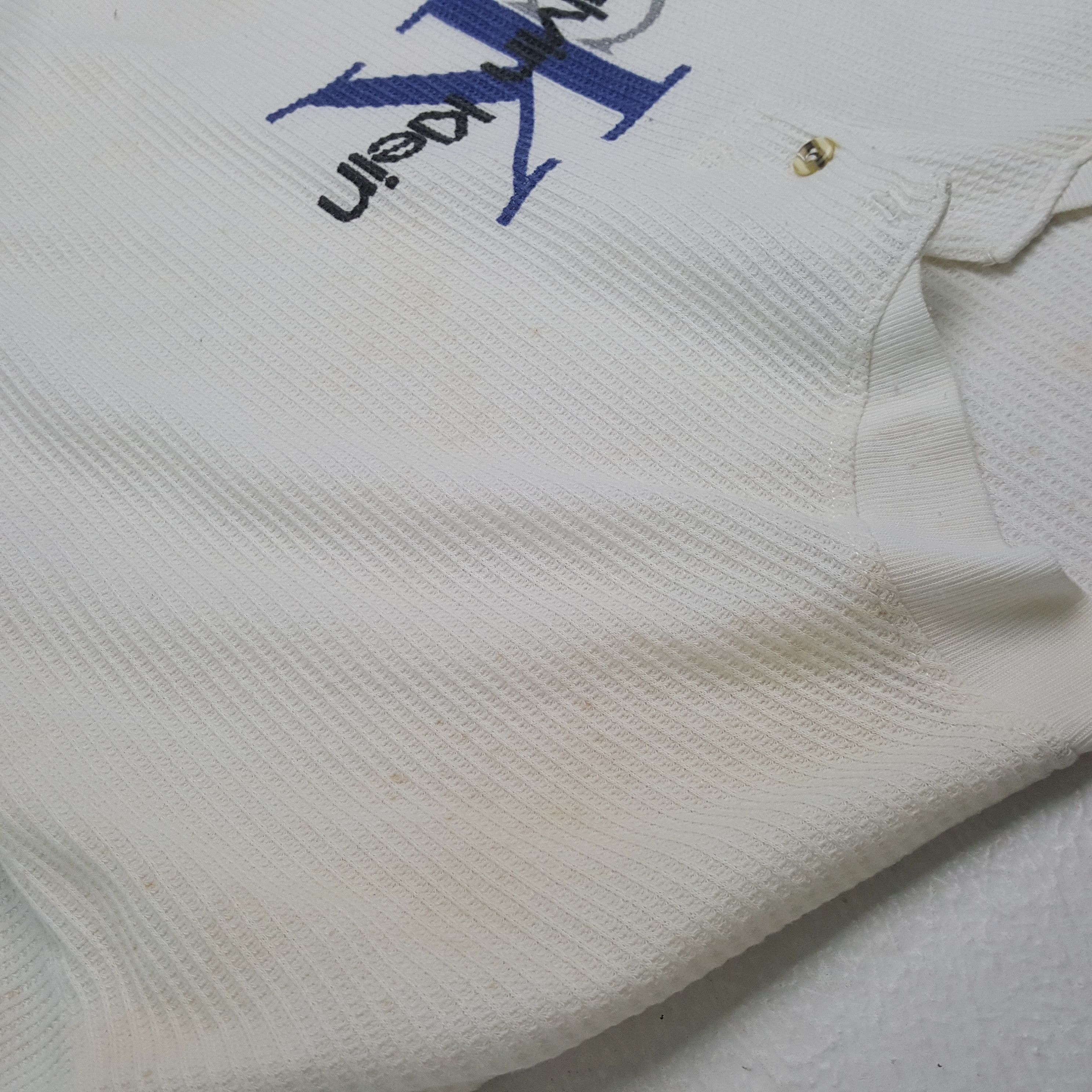 Calvin Klein Vintage Calvin Klein American Fashion Brand T-shirt RR4 Size US XL / EU 56 / 4 - 5 Thumbnail