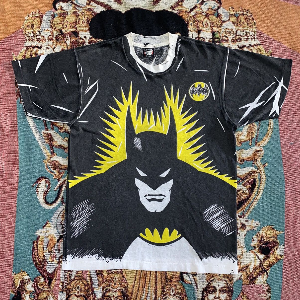 DC Comics VINTAGE 80S BATMAN AOP TEE Size US L / EU 52-54 / 3 - 1 Thumbnail