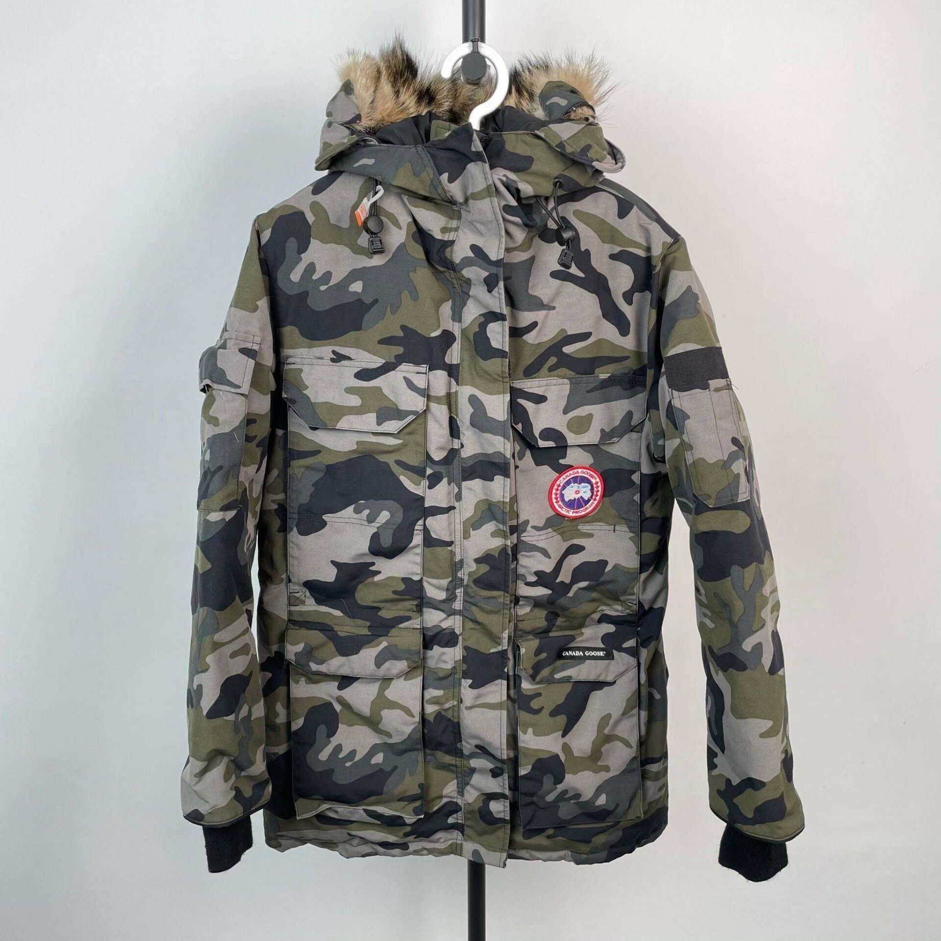 Canada Goose Canada Goose Down Camo Heavy Coat S Men Size US S / EU 44-46 / 1 - 1 Thumbnail