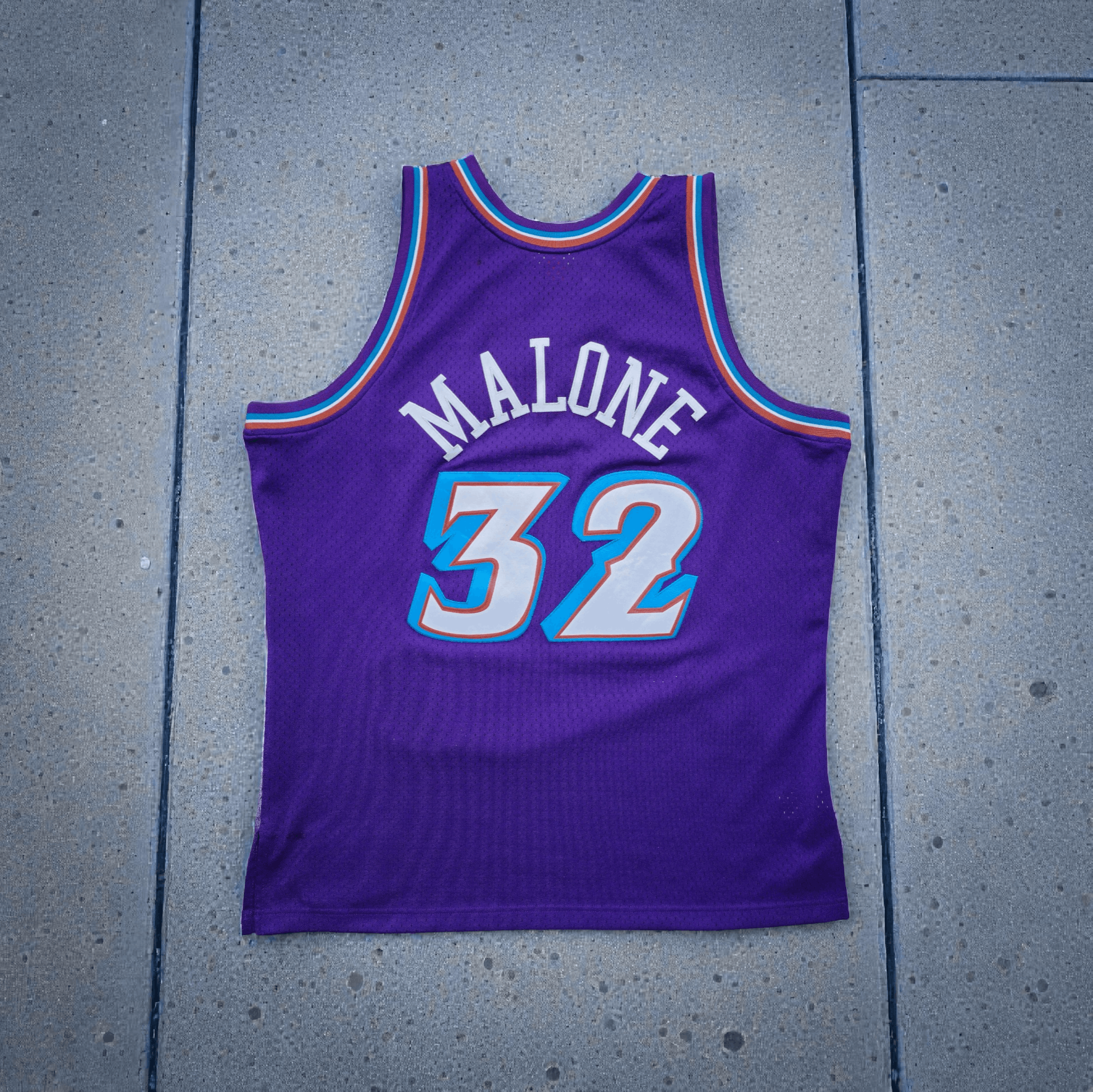 Mitchell & Ness Karl Malone Mitchell & Ness Hardwood Classics NBA Jersey Size US XL / EU 56 / 4 - 2 Thumbnail