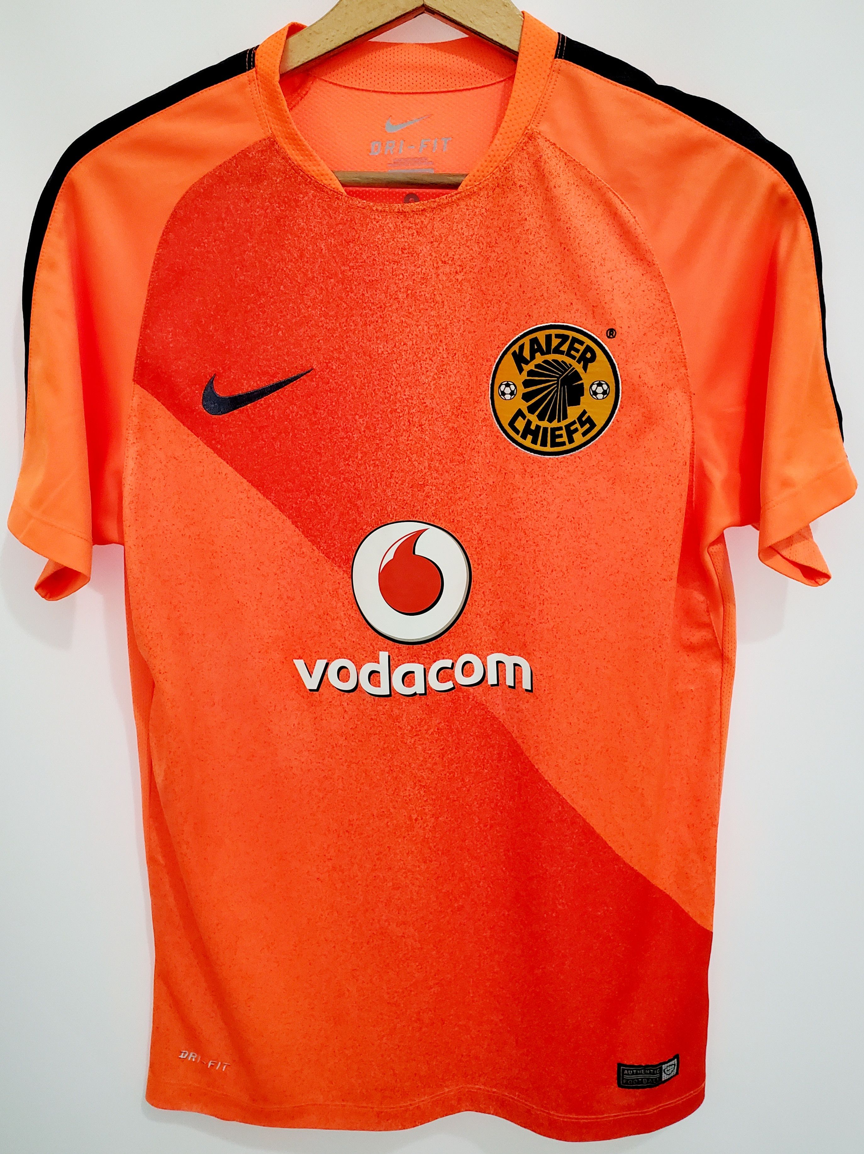Nike KAIZER CHIEFS SHIRT FOOTBALL SOCCER JERSEY SIZE S Size US S / EU 44-46 / 1 - 1 Thumbnail