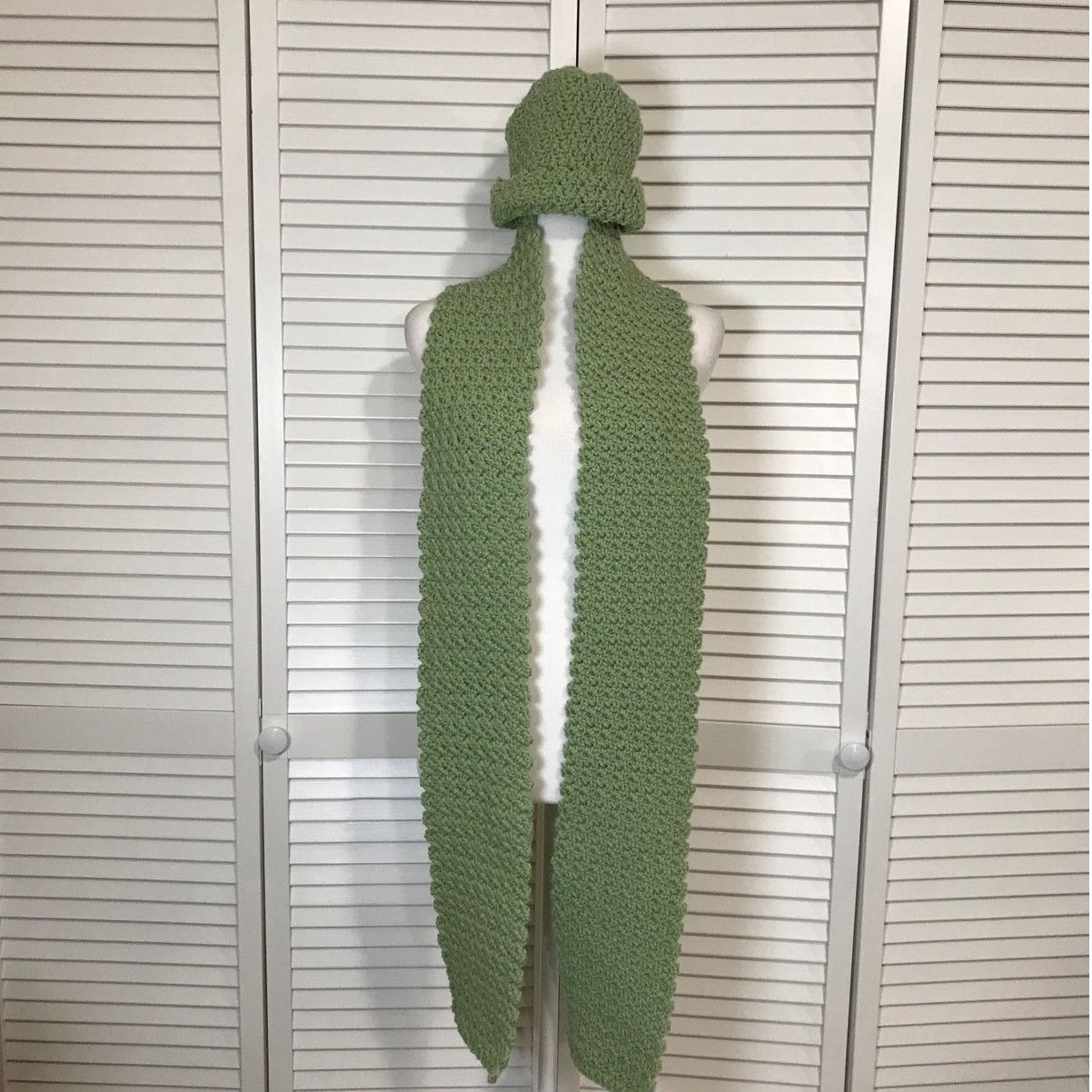 Handmade NWT Handmade Crocheted Sage Green Matching Beanie Scarf 80” Size ONE SIZE - 2 Thumbnail