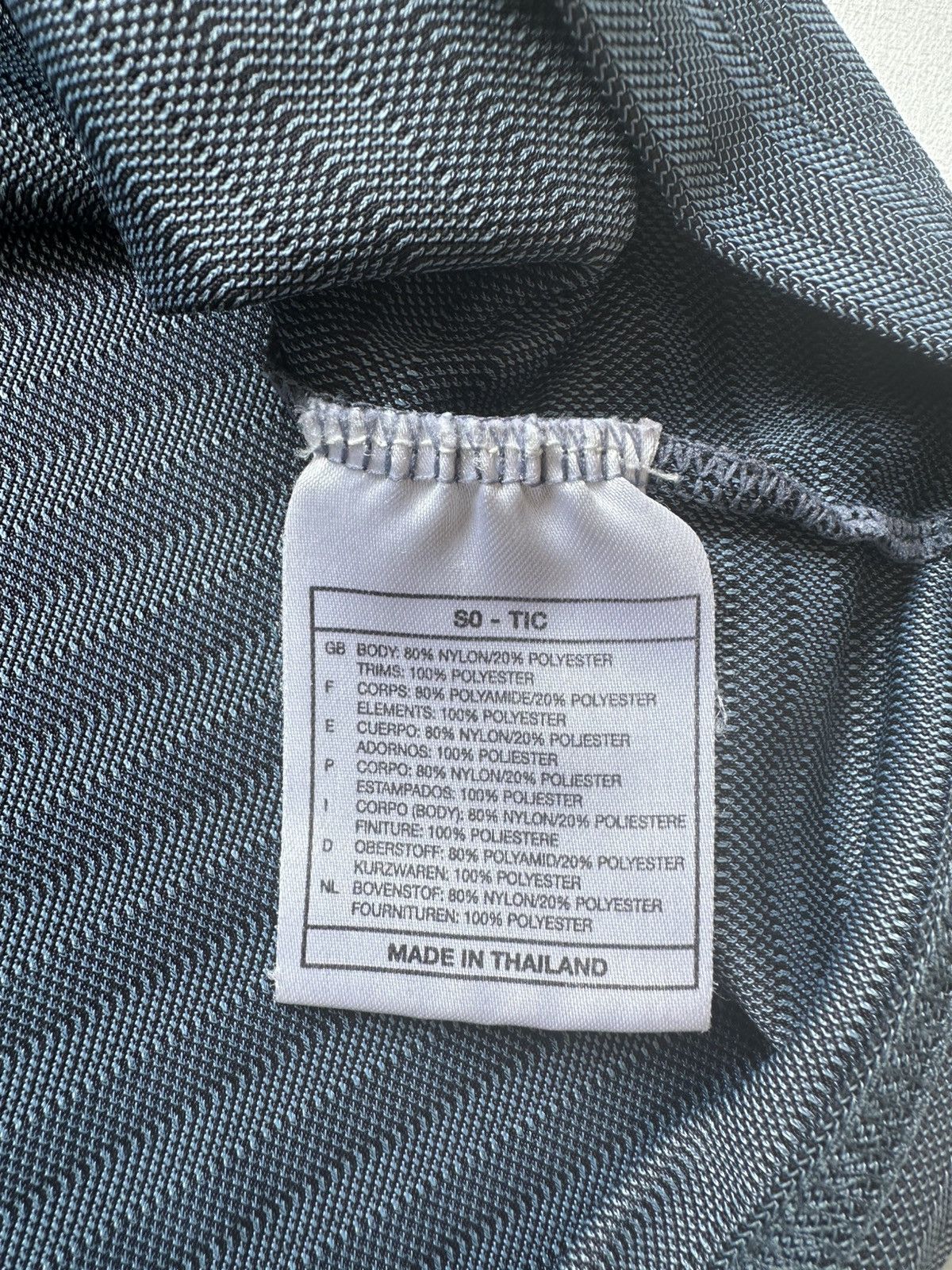 Nike Y2k Vintage Nike Central Logo Jersey Tee Size US M / EU 48-50 / 2 - 6 Thumbnail