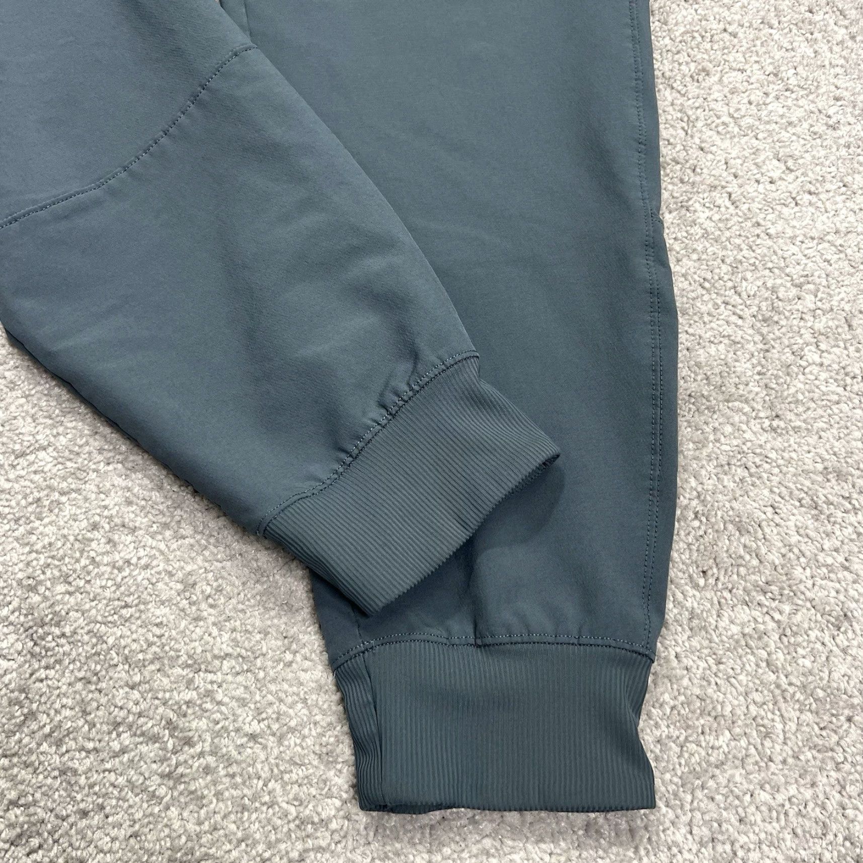 Abercrombie & Fitch Abercrombie & Fitch Pants Womens Medium Jogger Gray Pull On Drawstring Pockets Inseam 28” Size 32" / US 10 / IT 46 - 3 Thumbnail
