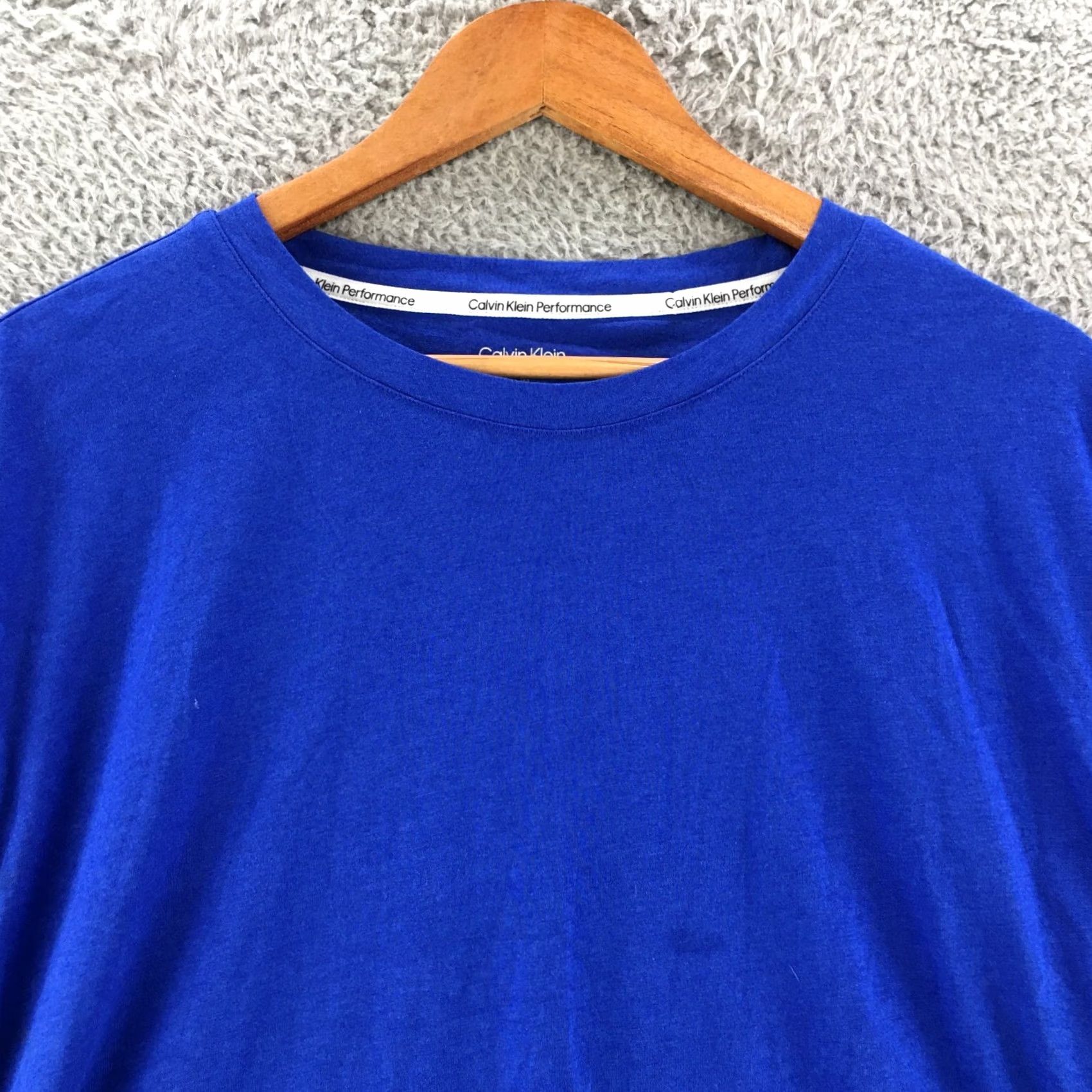 Calvin Klein Calvin Klein Crop Top Tee Tshirt Womens Large Blue Shirt Sleeve Round Neck Size L / US 10 / IT 46 - 2 Thumbnail