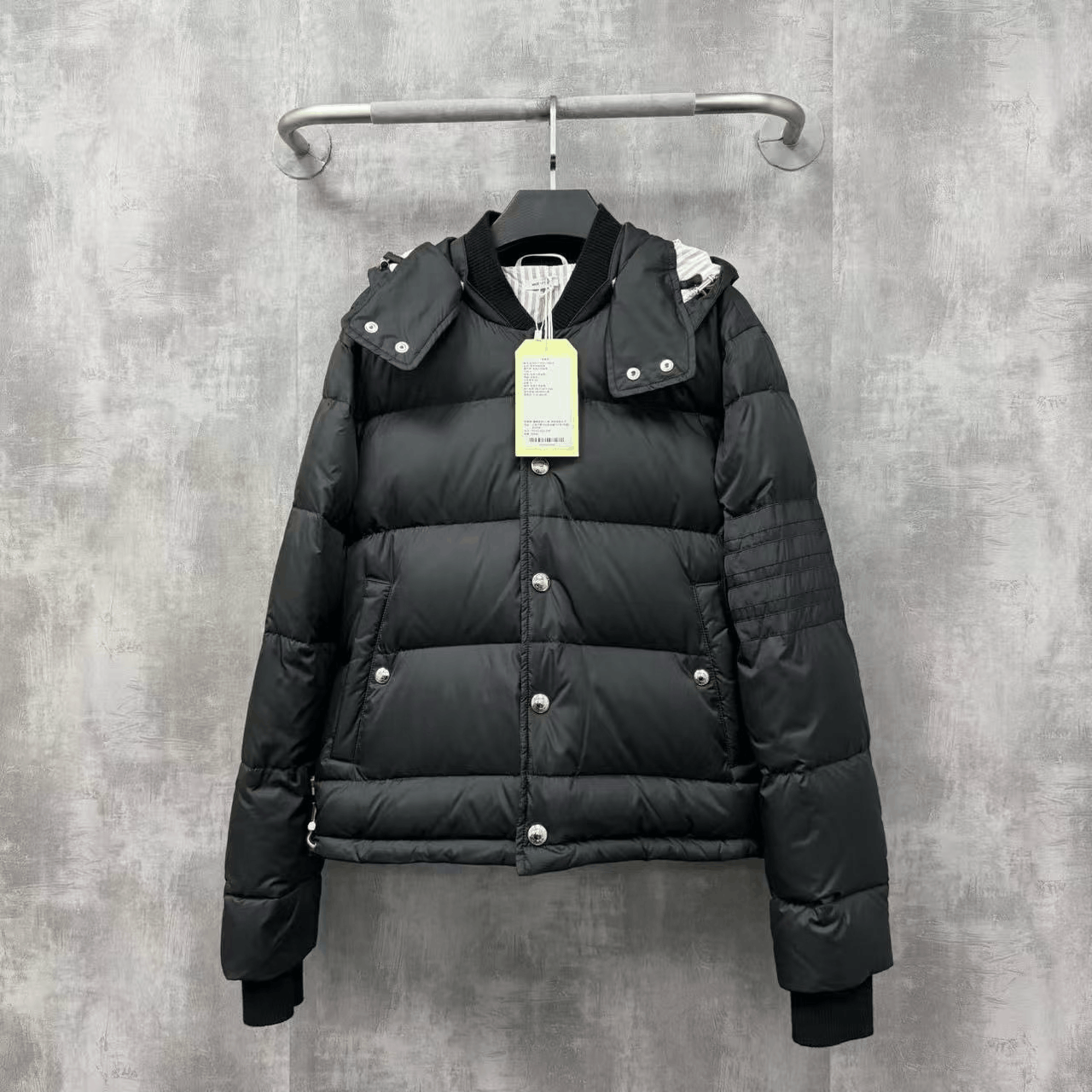 Thom Browne Thom Browne 4 Bar Detachable Hood Down Jacket Size US XS / EU 42 / 0 - 1 Thumbnail