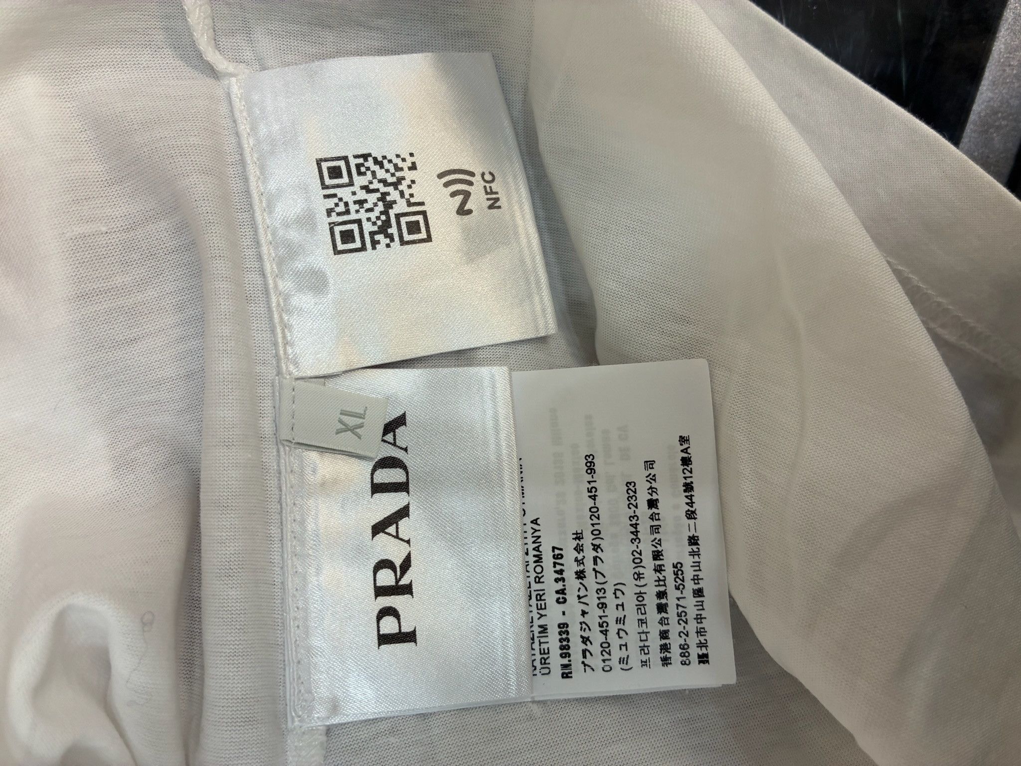Prada Prada Triangle Logo T-Shirt Size US M / EU 48-50 / 2 - 6 Thumbnail