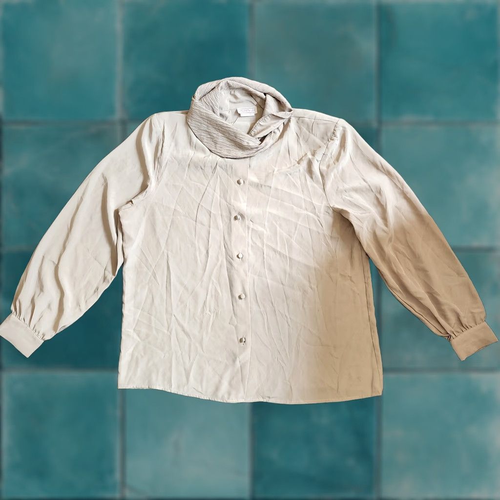 Lee Lauren Lee Blouse Women's Beige High Neck Button Long Sleeve Size 14 Regular 14 Solid Pattern Travel Business Cocktail Party Casual Size XL / US 12-14 / IT 48-50 - 1 Thumbnail