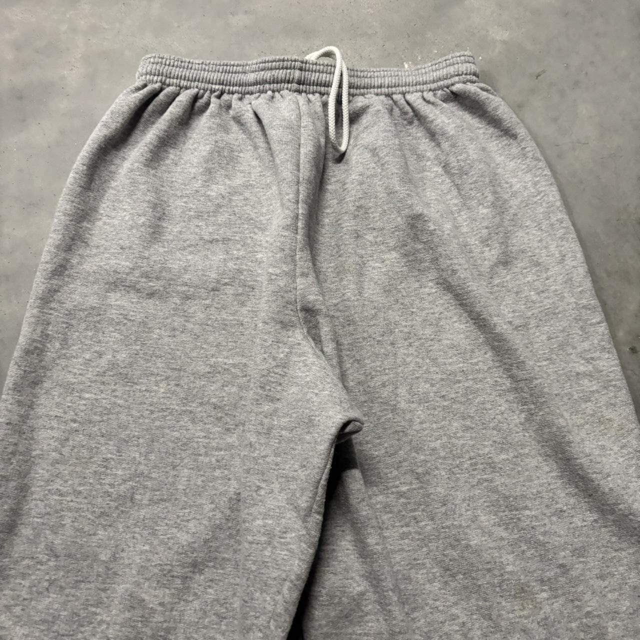 Japanese Brand × Vintage Crazy Vintage Y2K/2000s Light Grey Skater Essential Sweatpants! Size US 30 / EU 46 - 4 Thumbnail