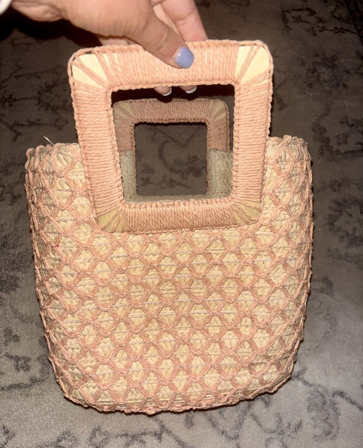The Unbranded Brand Small Light Pink Straw Tote Bag Double Handles Open Top. EUC Size ONE SIZE - 3 Thumbnail
