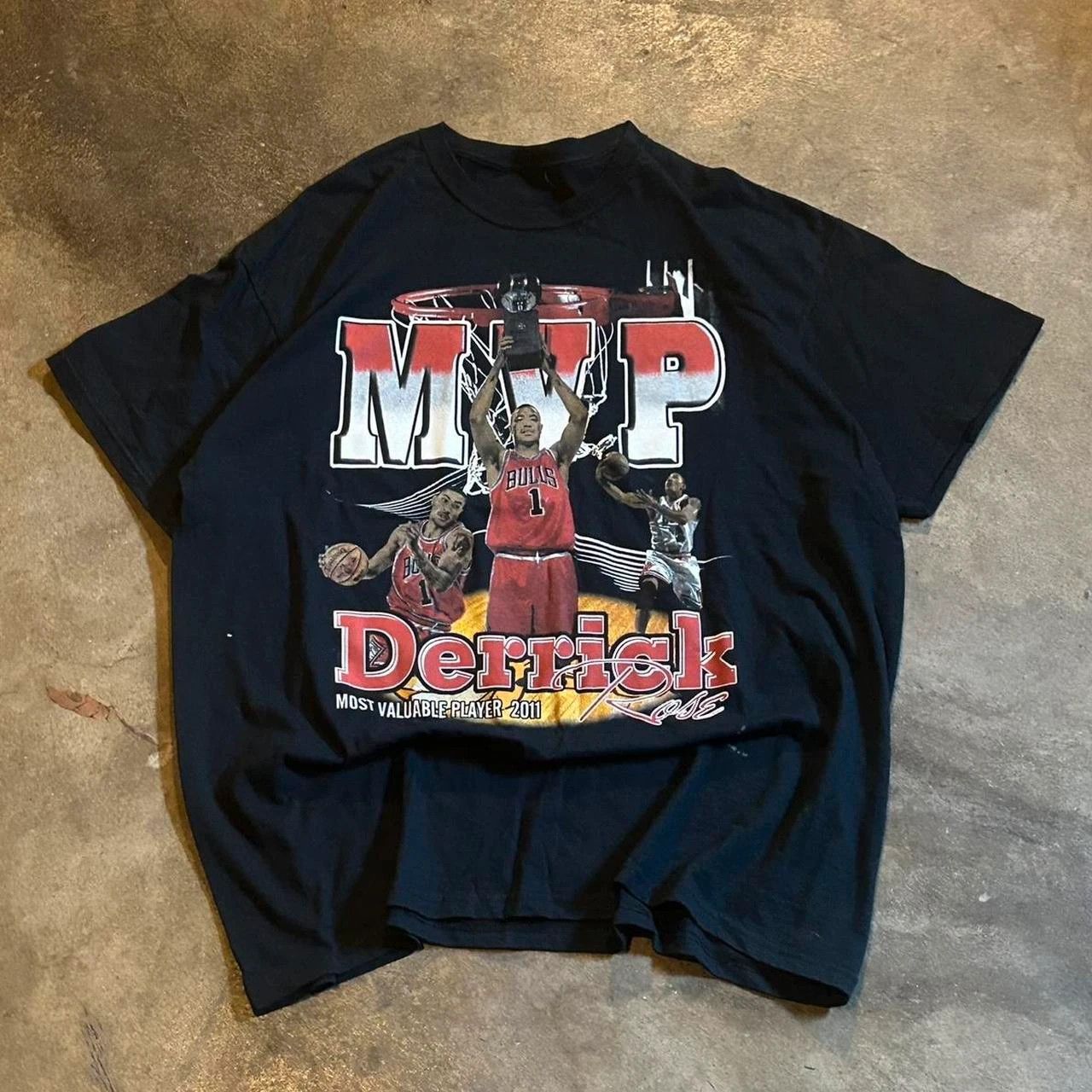 Other Black and red vintage NBA Derrick Rose MVP t-shirt Size US XXL / EU 58 / 5 - 2 Thumbnail