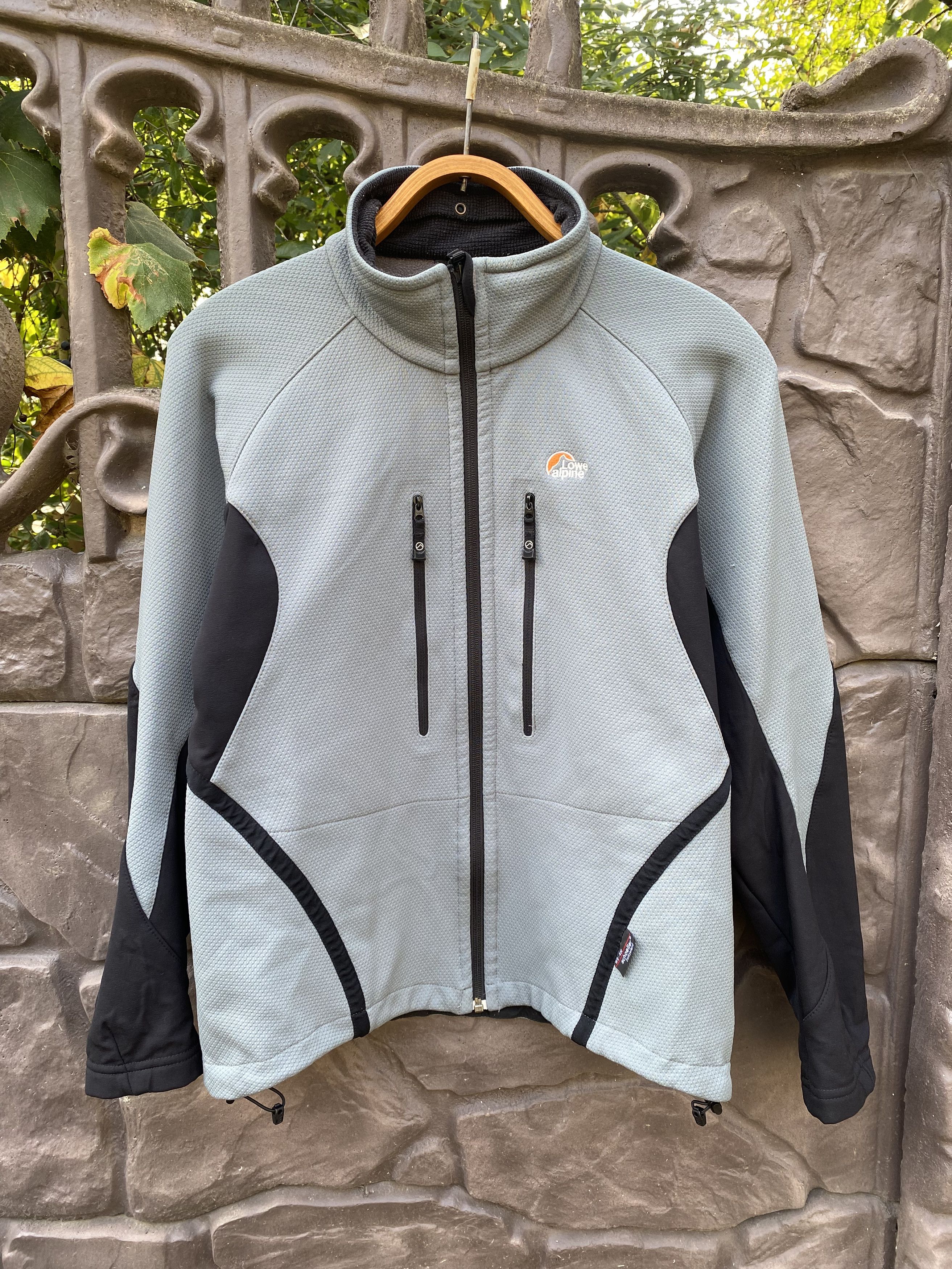 Japanese Brand × Vintage Lowe Alpine Womens Hooded Jacket Black Size L Size L / US 10 / IT 46 - 1 Thumbnail