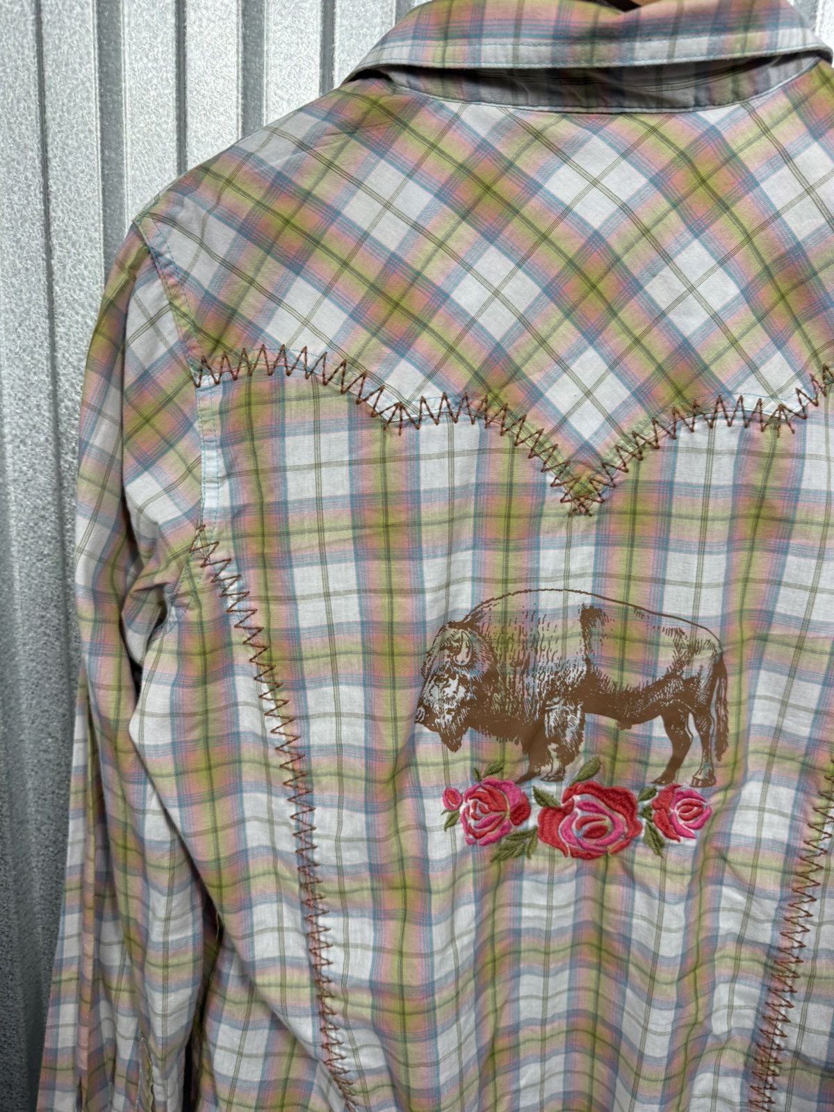 Wrangler Vintage Wrangler Western Rose Embroidered Pearl Snap Shirt Size US L / EU 52-54 / 3 - 13 Thumbnail