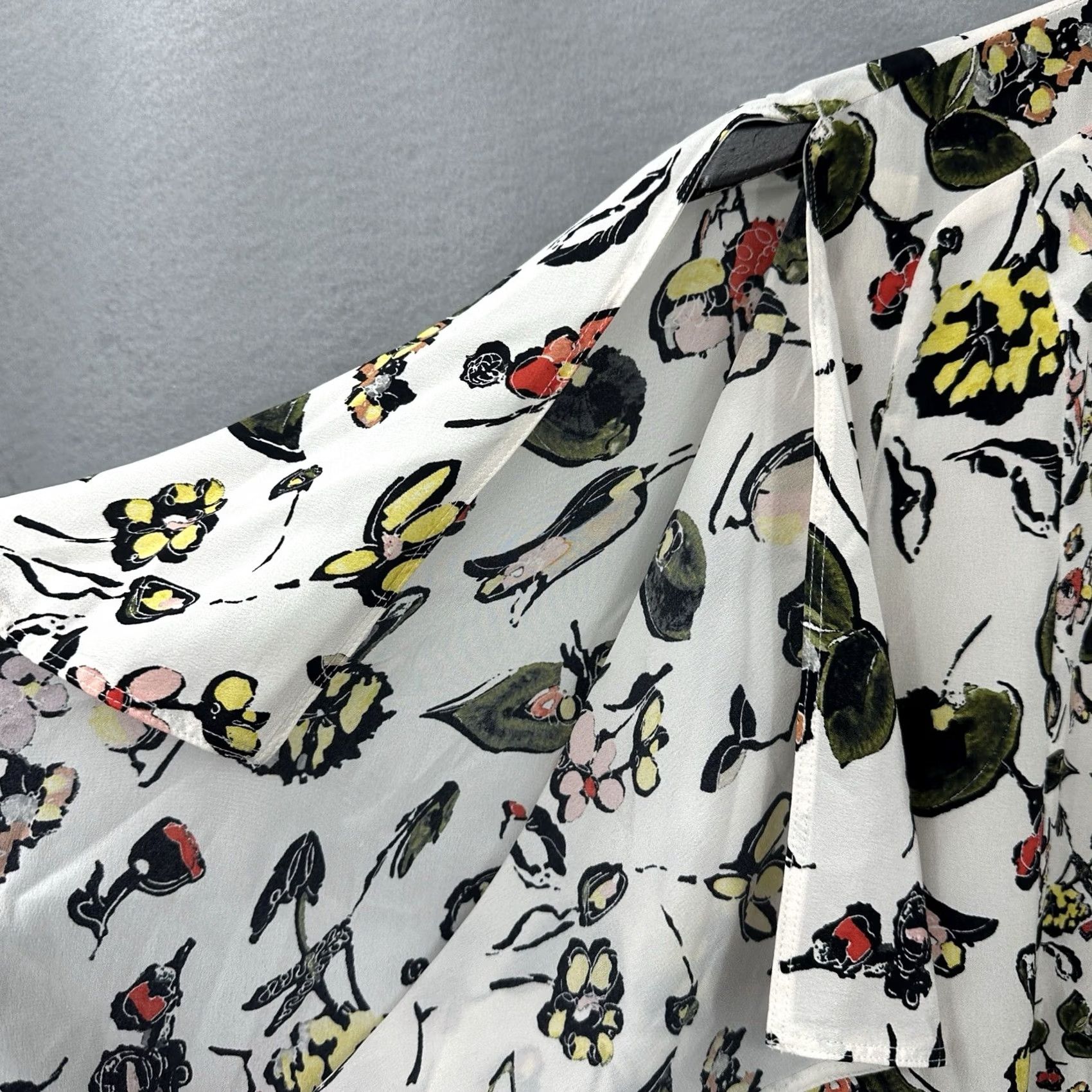 Vintage Grey Jason Wu Blouse Womens S Floral Cold Shoulder Flutter Sleeve Scoop Neck Pullover Casual Business Party/Cocktail Travel White Women Size S / US 4 / IT 40 - 5 Thumbnail