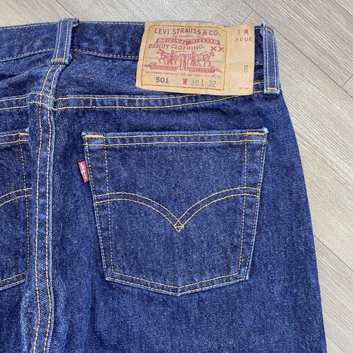 Levi's Vintage Clothing 🇺🇸1990s Vintage Levis 501 USA 30x32 Indigo Jeans Size US 30 / EU 46 - 14 Thumbnail