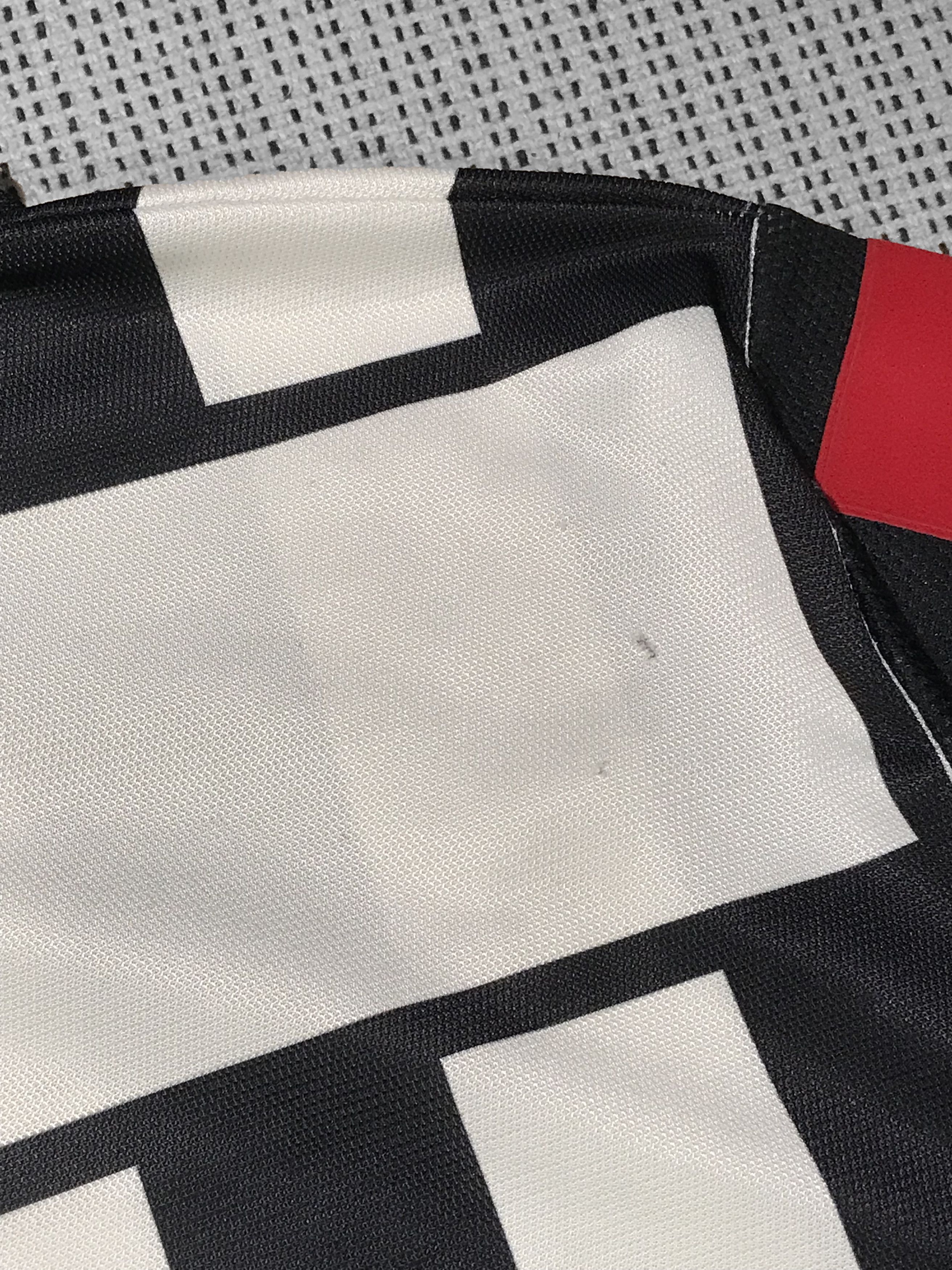 Lotto Sport × Vintage Lotto Juventus vintage soccer shirt 01'/02' (L) Size US L / EU 52-54 / 3 - 9 Thumbnail
