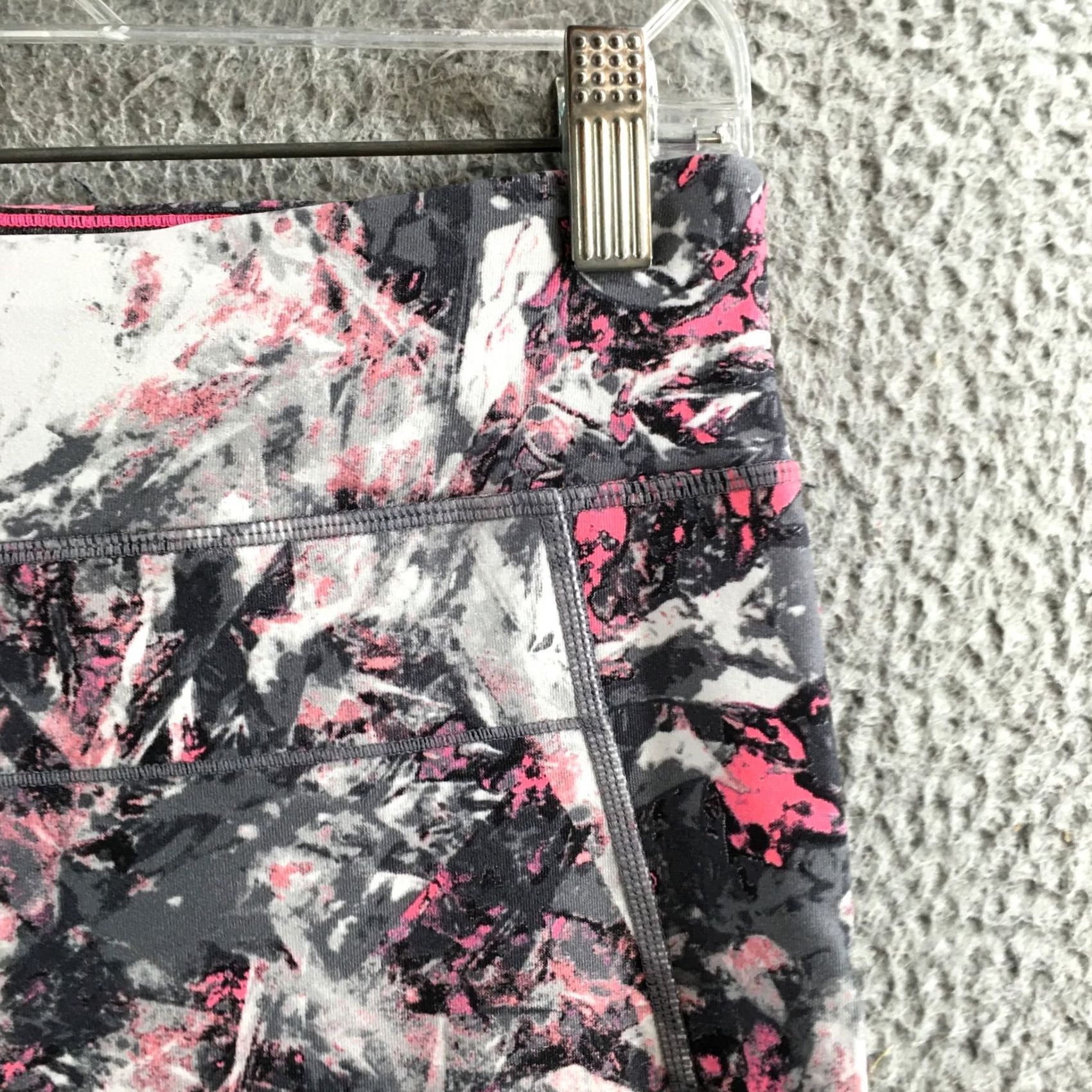 Calvin Klein Calvin Klein Leggings Womens L Abstract Print Cropped Athletic Stretch High Rise Size 36" / US 14 / IT 50 - 4 Thumbnail