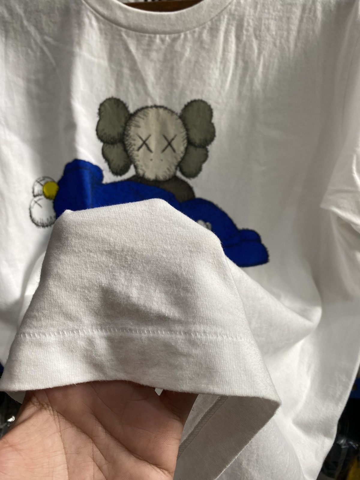 Kaws × Uniqlo KAWS X UNIQLO TSHIRT Size US M / EU 48-50 / 2 - 6 Thumbnail