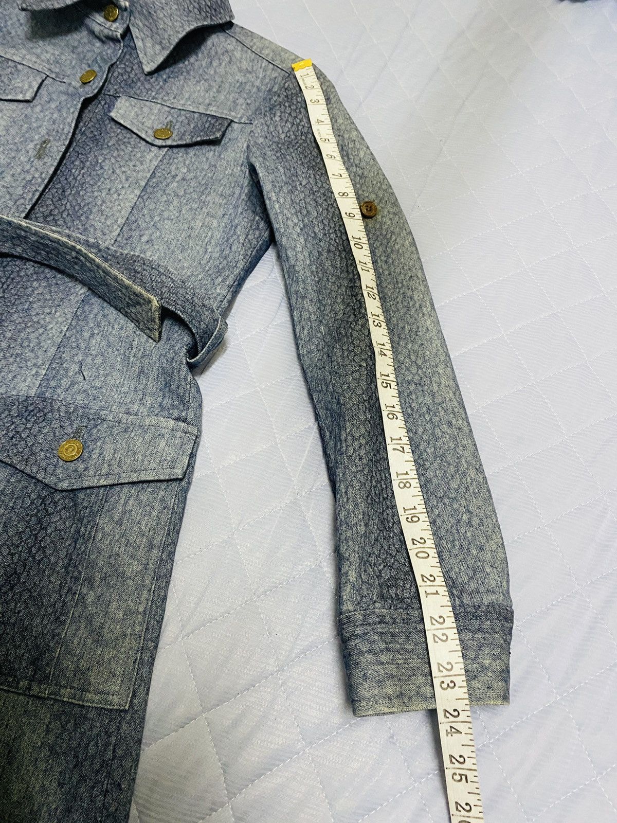 Tornado Mart (L) TORNADO MART FEMME STUDDED HONEYCOMB DENIM JACKET Size S / US 4 / IT 40 - 15 Thumbnail