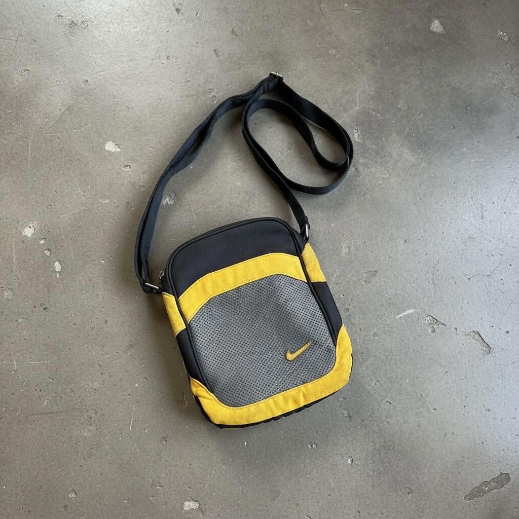 Other The Nike Messenger Sneaker Sole Bag Size ONE SIZE - 2 Thumbnail