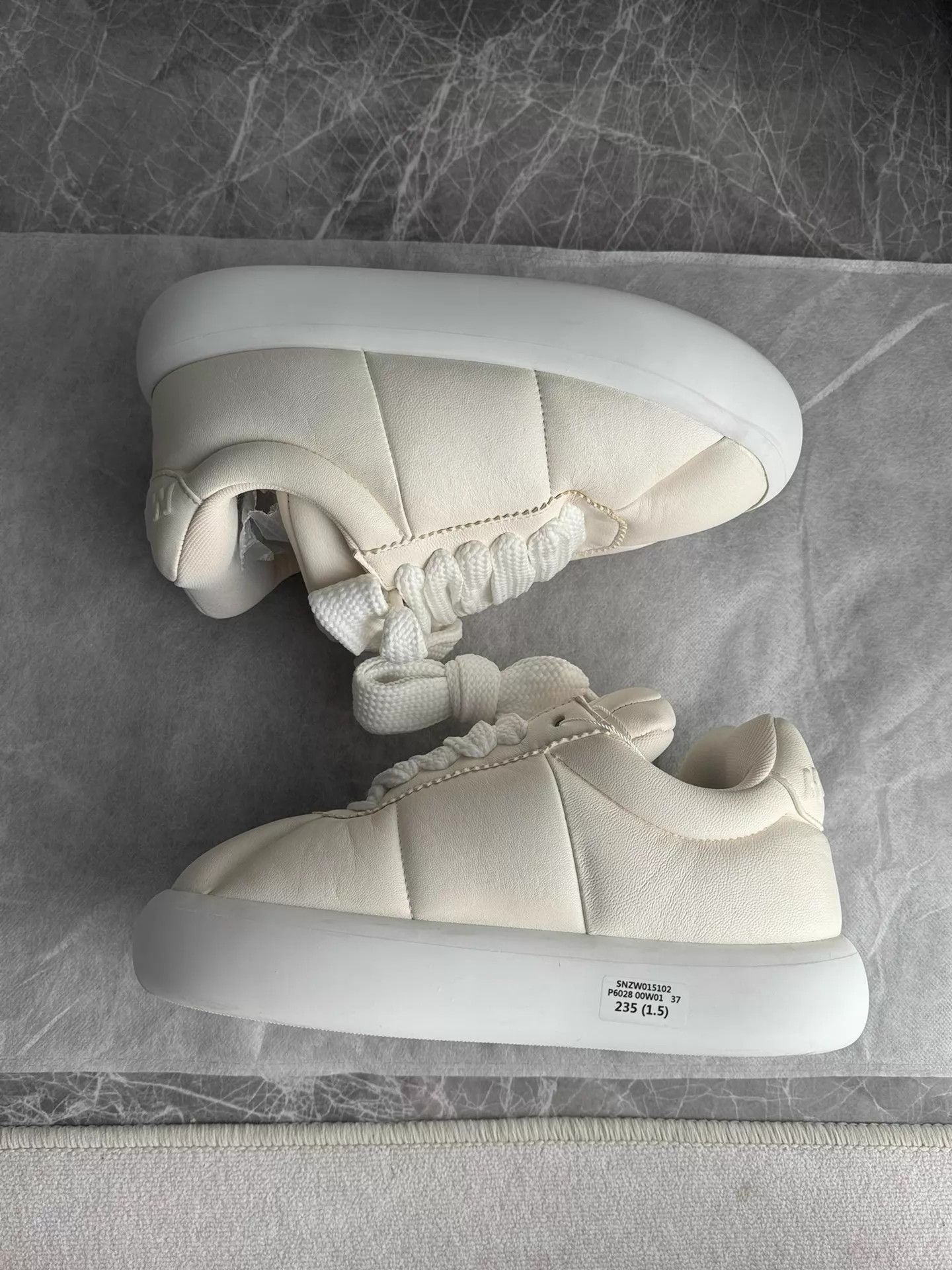 Marni Marni Bigfoot Bread Puffy White 37 Size US 6.5 / IT 36.5 - 6 Thumbnail