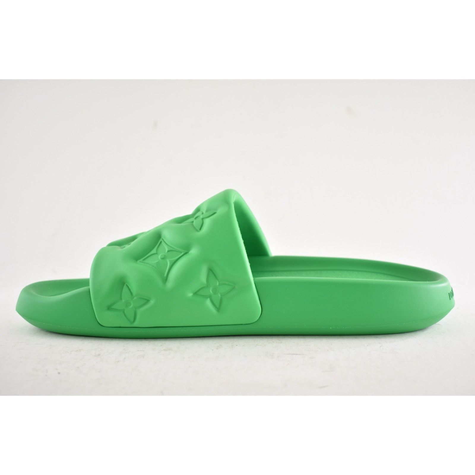 Louis Vuitton Louis Vuitton Waterfront Mule Slide Sandal UK 9 US 10 11 Size US 10 / EU 43 - 11 Thumbnail