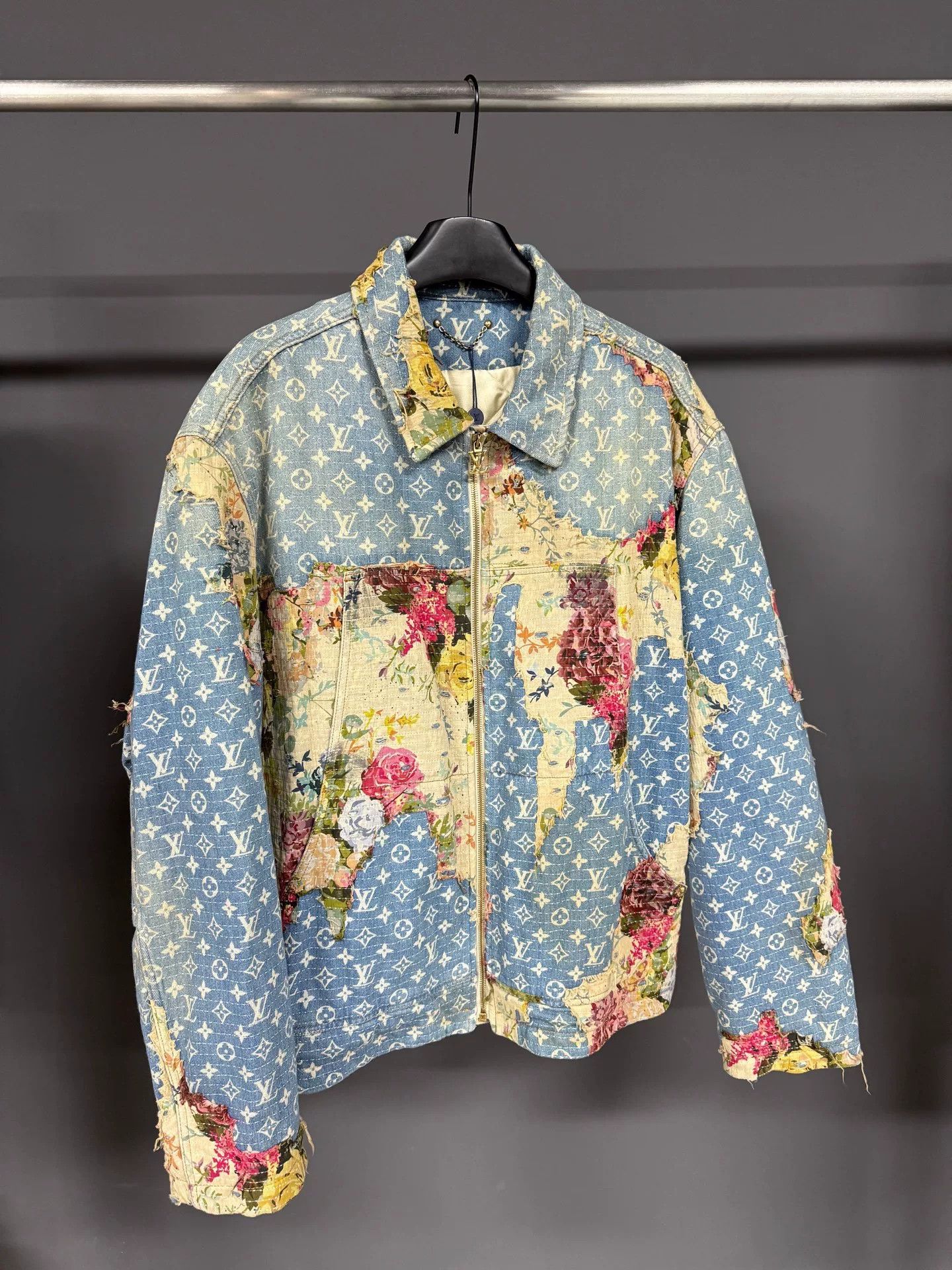 Louis Vuitton Louis Vuitton Floral Heavy Coat Men Size US M / EU 48-50 / 2 - 1 Thumbnail