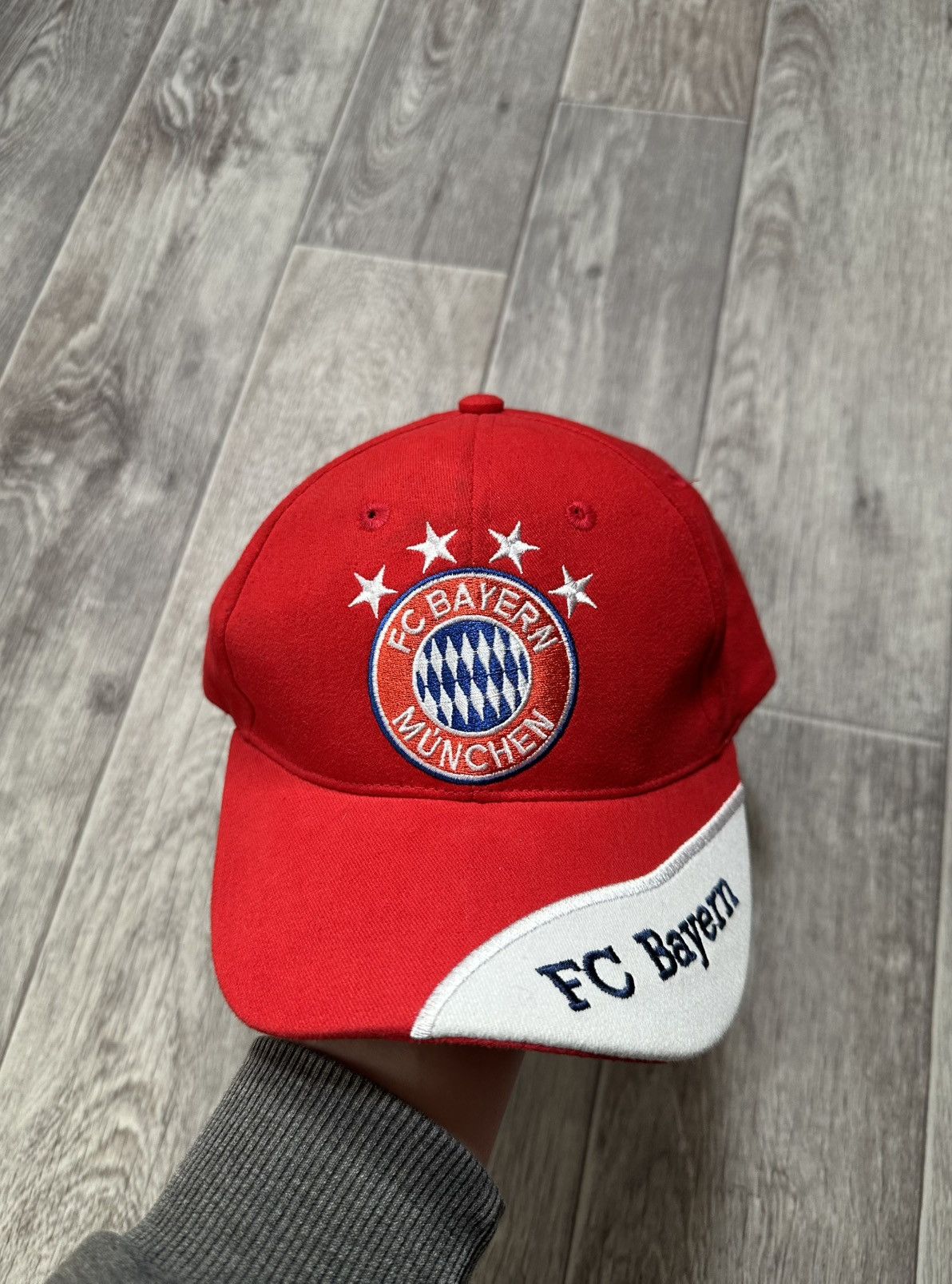Vintage Vintage FC Bayern Munich Embroidered Logo Soccer Cap Size ONE SIZE - 2 Thumbnail