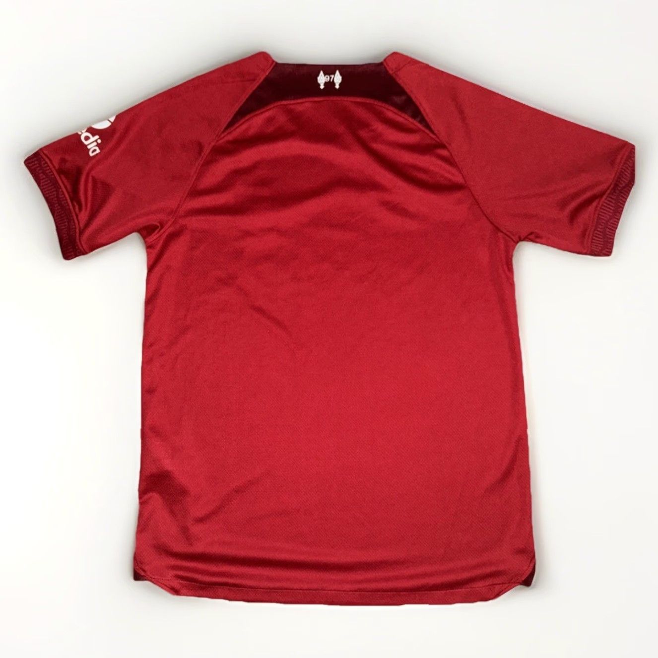Nike VINTAGE Nike Liverpool LFC Jersey Men’s Medium Soccer Red T-Shirt Short Sleeve Pullover Dri-Fit Breathable Lightweight 20x27 Standard California? Size US M / EU 48-50 / 2 - 6 Thumbnail