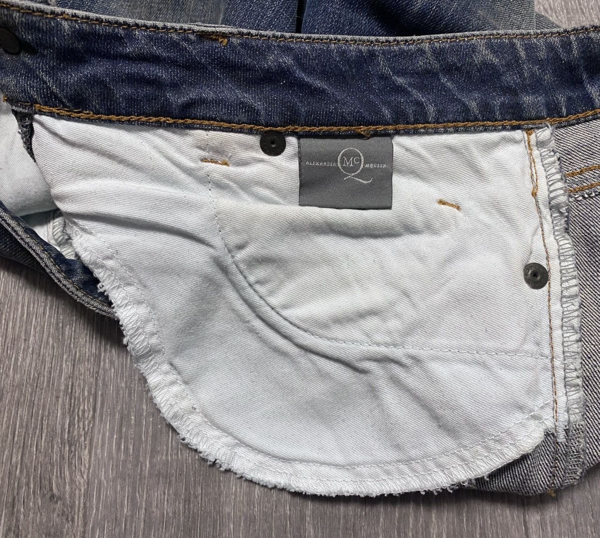McQ Alexander McQueen Alexander Mcqueen Washed Jeans Denim Embroidered Vintage Size 27" / US 4 / IT 40 - 8 Thumbnail
