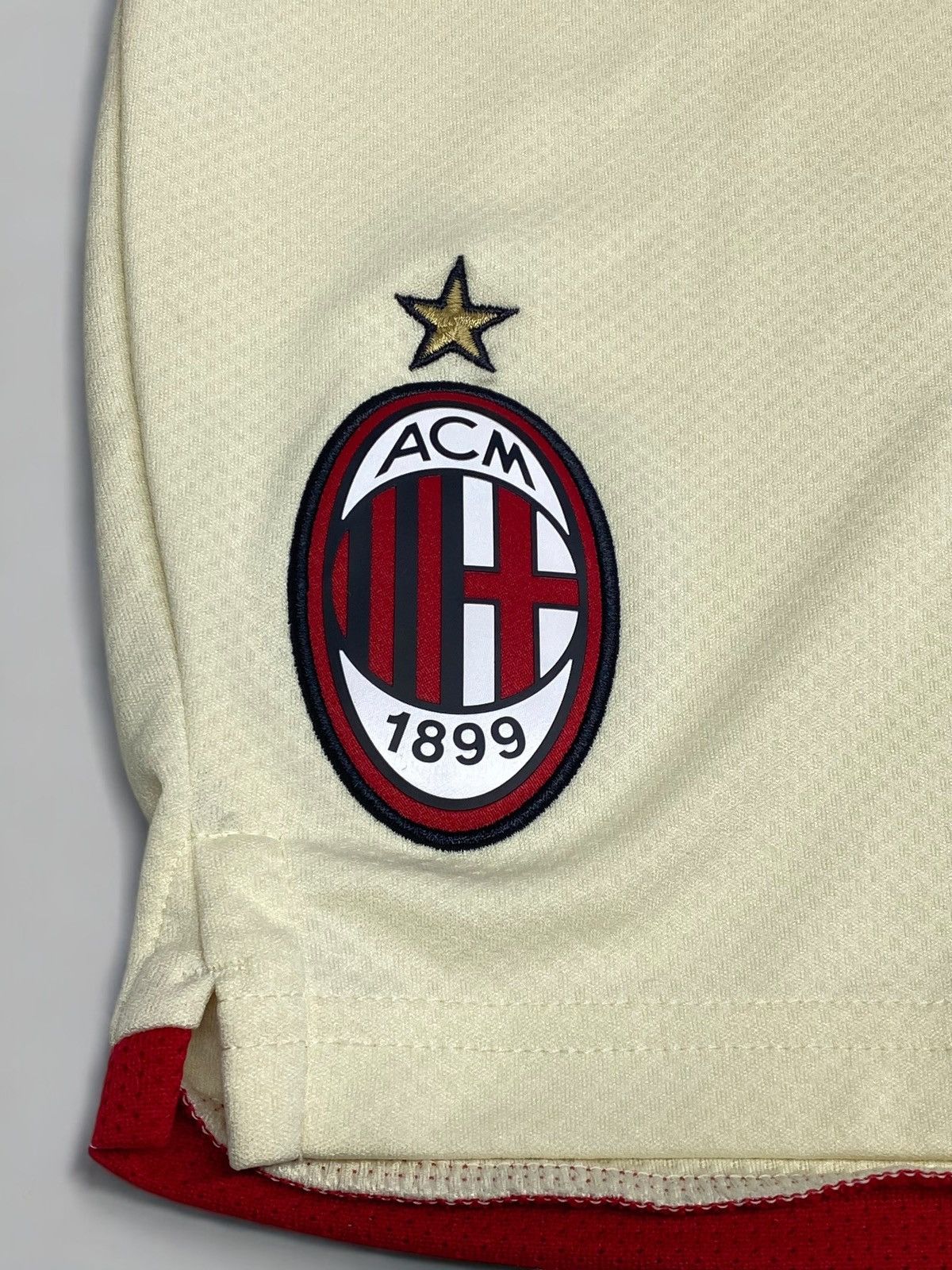 Puma 🔥 PUMA AC MILAN AWAY SHORTS 2022 L SIZE FOOTBALL ITALY VIBES Size US 34 / EU 50 - 3 Thumbnail