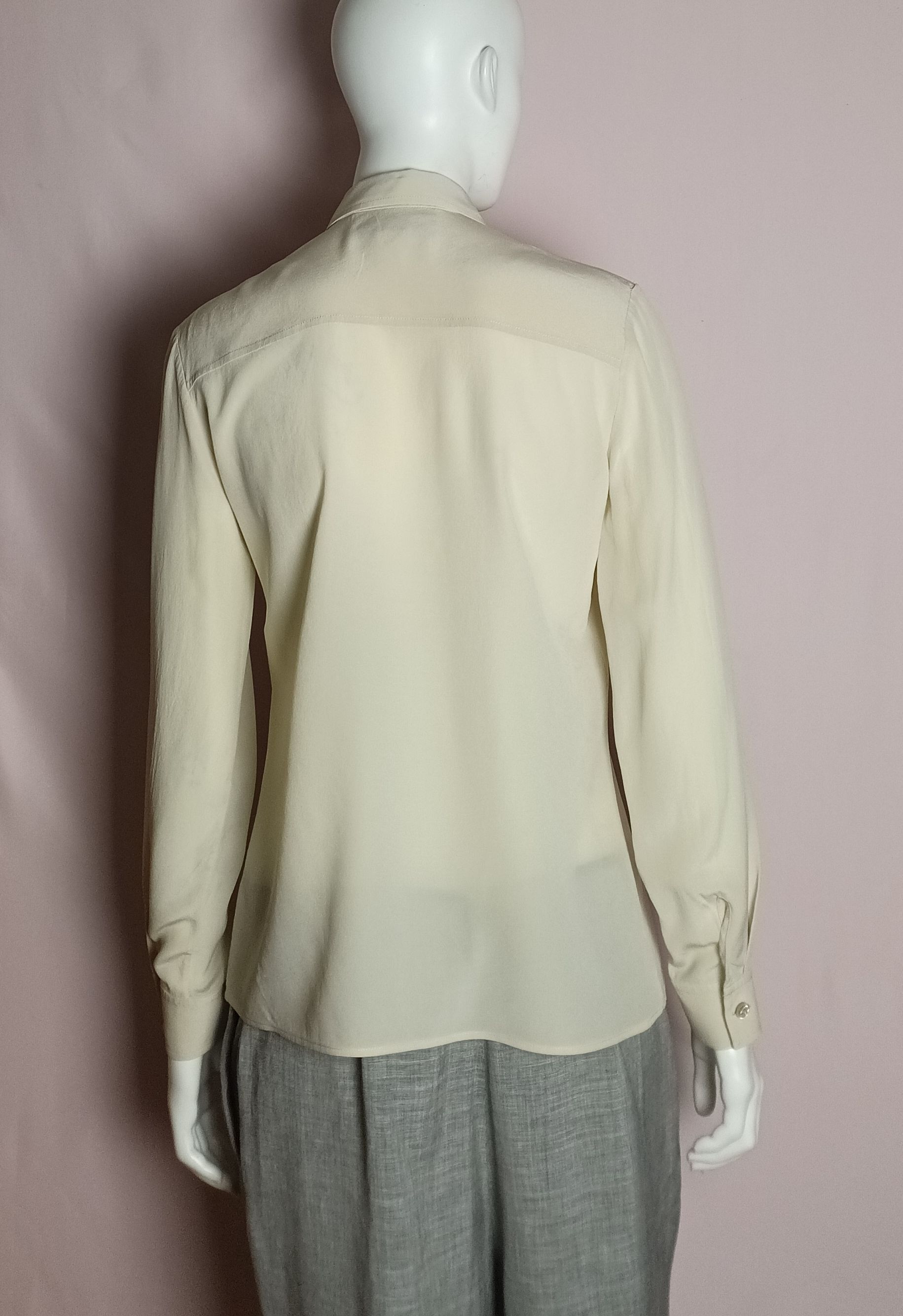Gucci Gucci Ivory Silk Blouse Embroidered Flower EU 38 Size S / US 4 / IT 40 - 4 Thumbnail