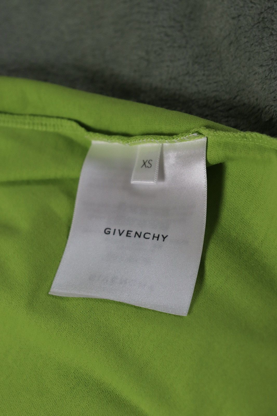 Givenchy Givenchy Reverse Logo T-Shirt Lime Green XS Made in Portugal Size US XS / EU 42 / 0 - 9 Thumbnail