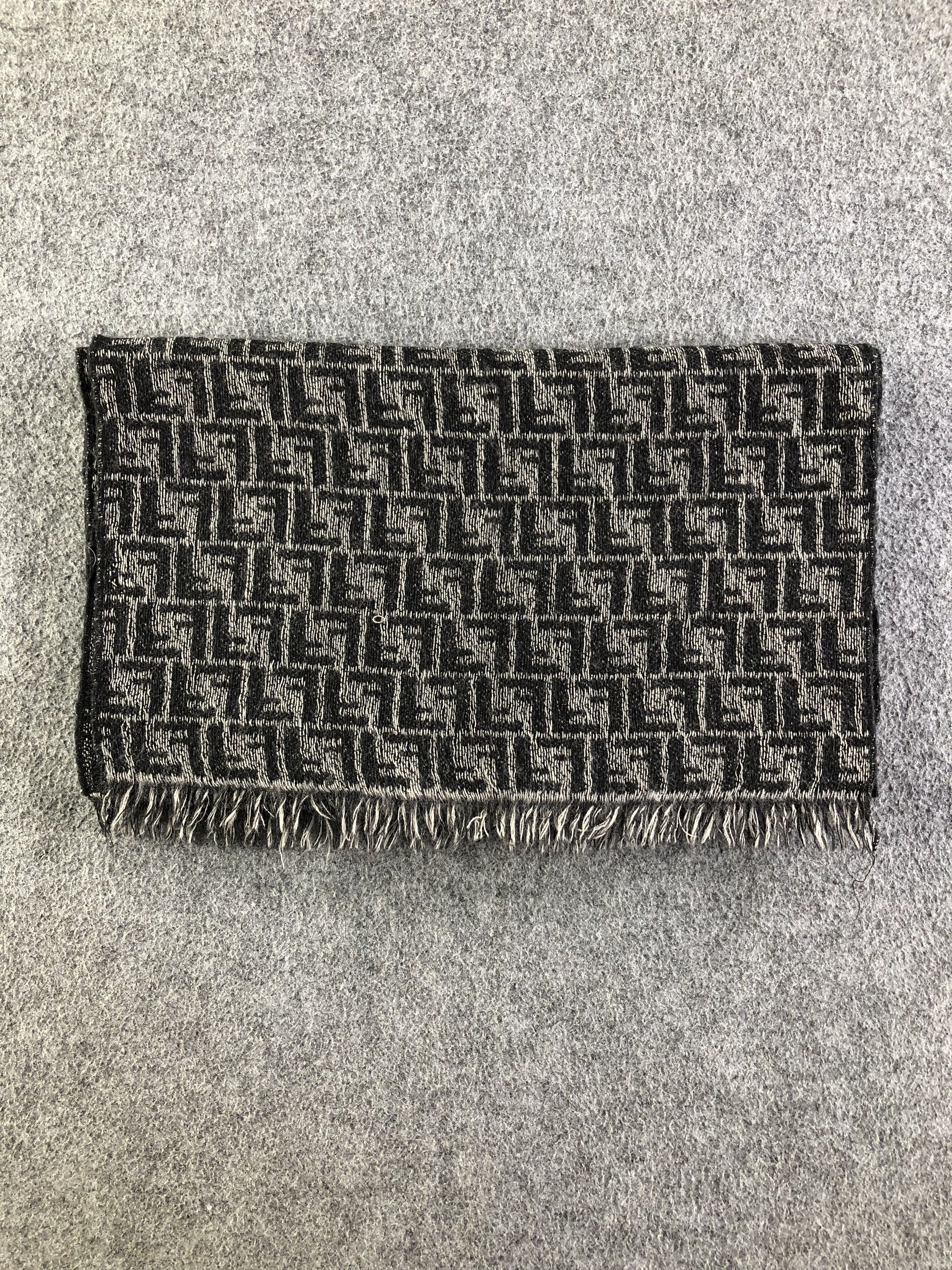 Vintage Fendi Monogram Scarf / Muffler / Neckwear SS1349 Size ONE SIZE - 6 Thumbnail