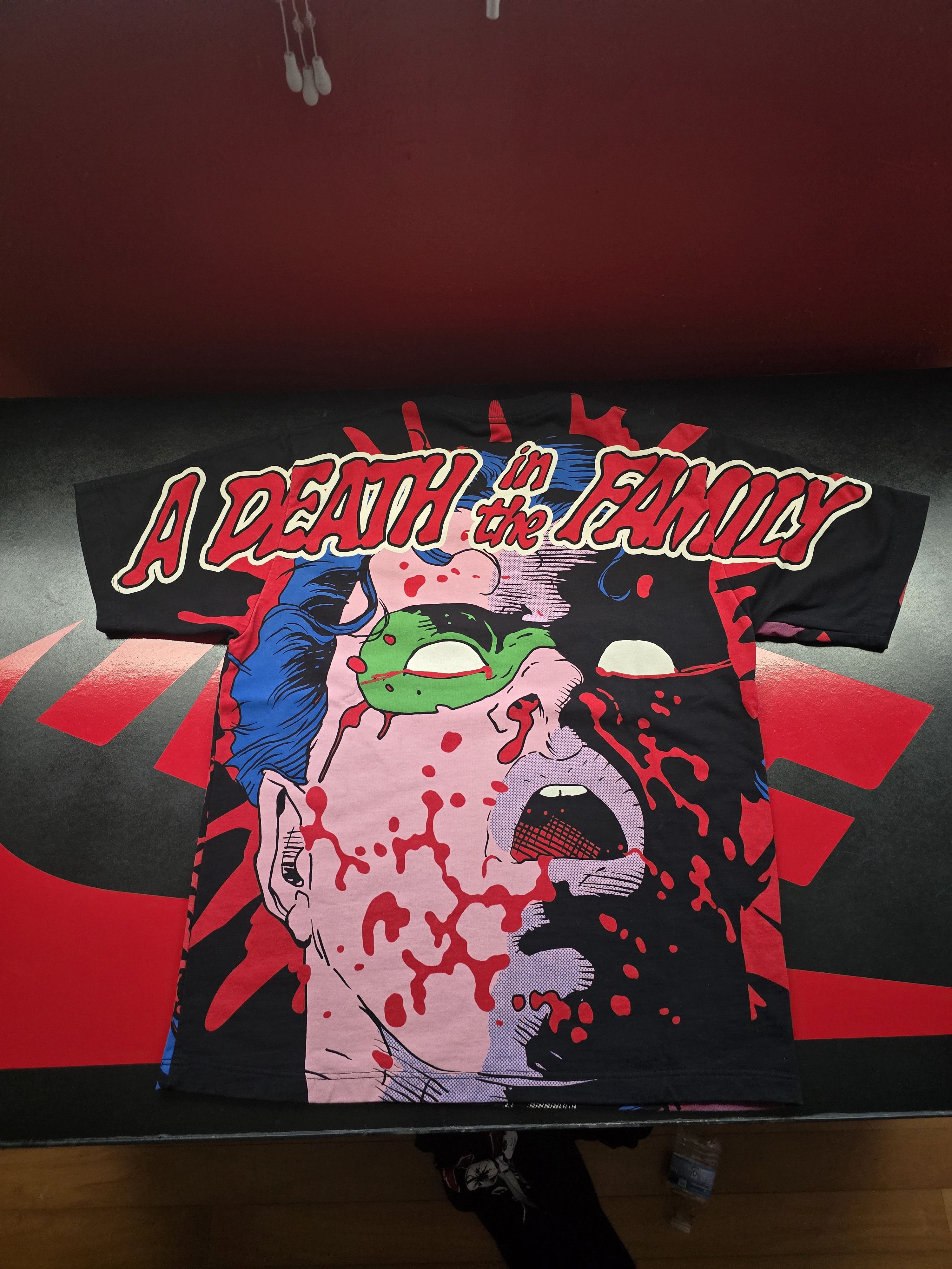 DC Comics Hypekea A death in the family Size US L / EU 52-54 / 3 - 2 Thumbnail