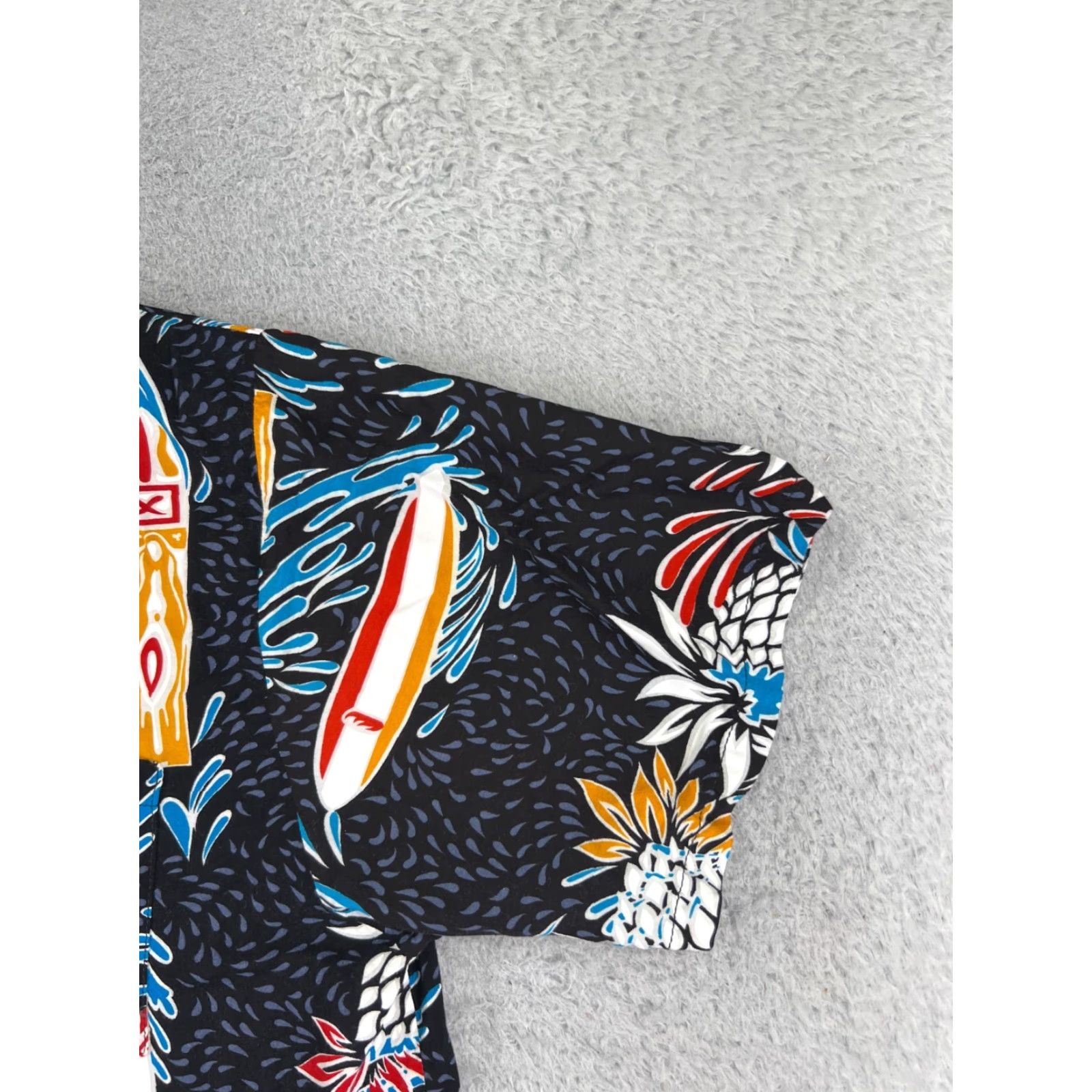 Vintage Jammin Shirts Button-Up Shirt Men 2XL Blue Surfboard Pineapple Hawaiian Rayon Floral Vacation Relaxed Short Sleeve Collared Button Navy/Blue Womens? Size US XXL / EU 58 / 5 - 2 Thumbnail