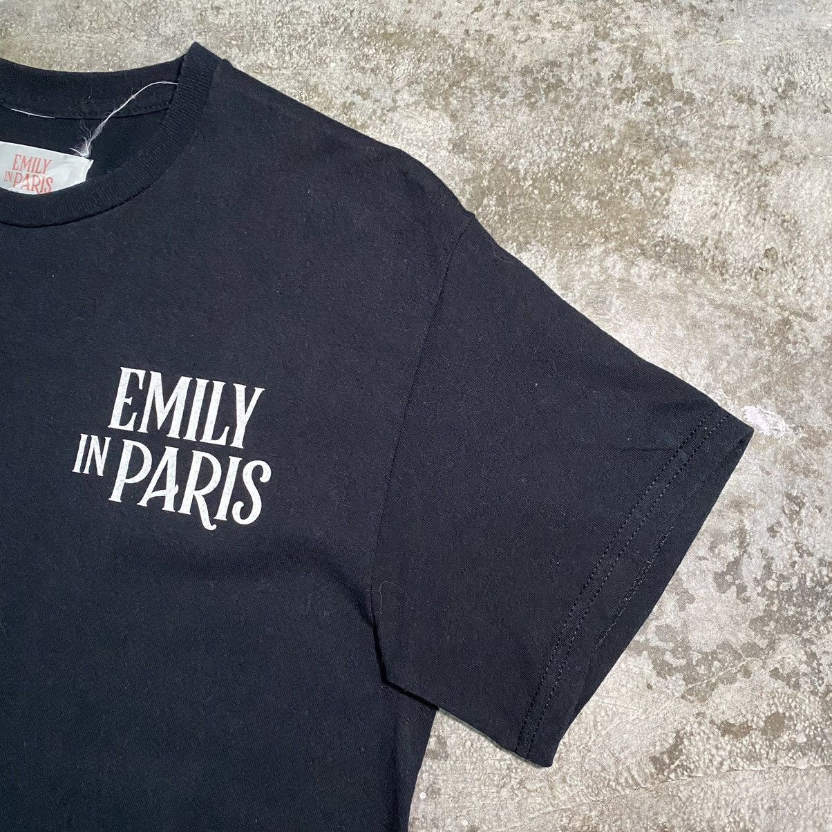Japanese Brand EMILY IN PARIS MOVIE SERIES T SHIRT NETFLIX Size US M / EU 48-50 / 2 - 6 Thumbnail