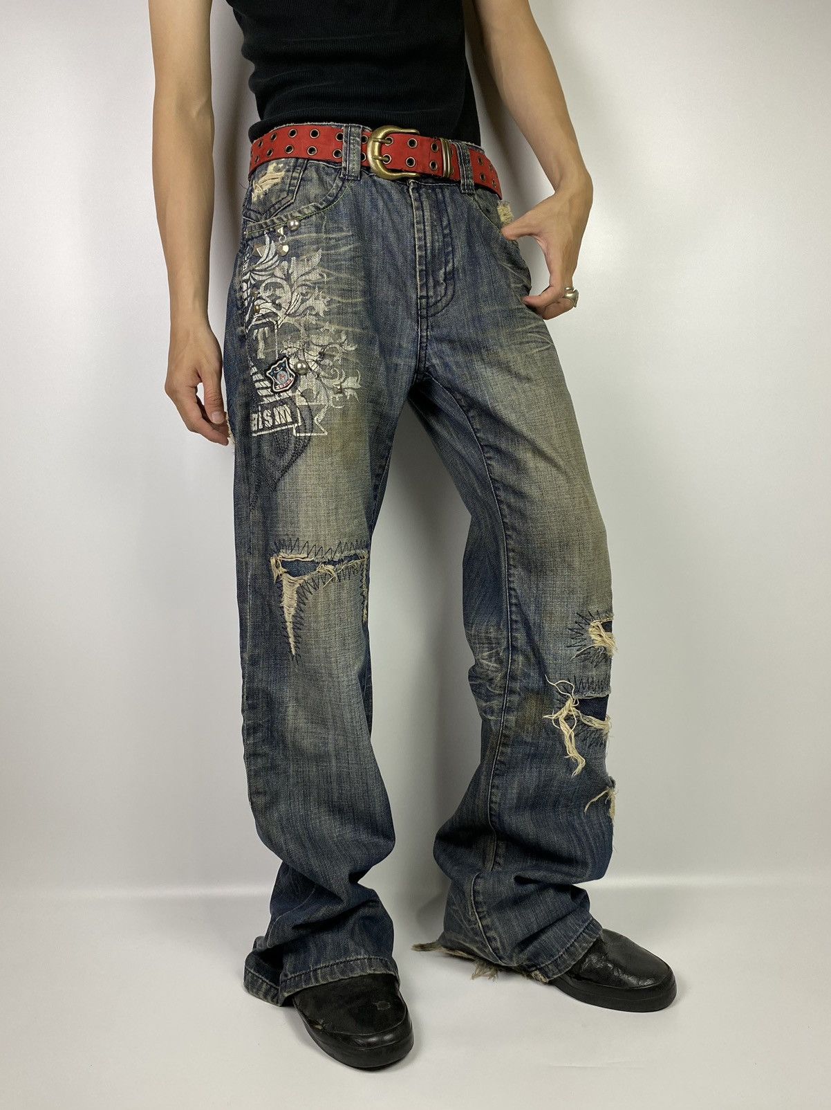 osaka big train 📍 distressed patchwork studdet jeans 32x32