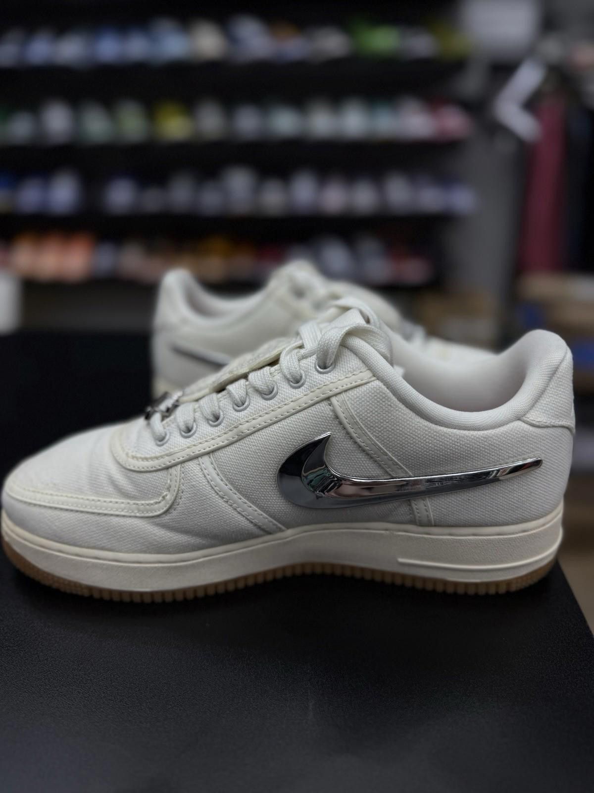 Nike Size 9.5 - Nike Air Force 1 x Travis Scott Sail 2018 Size US 9.5 / EU 42-43 - 4 Thumbnail