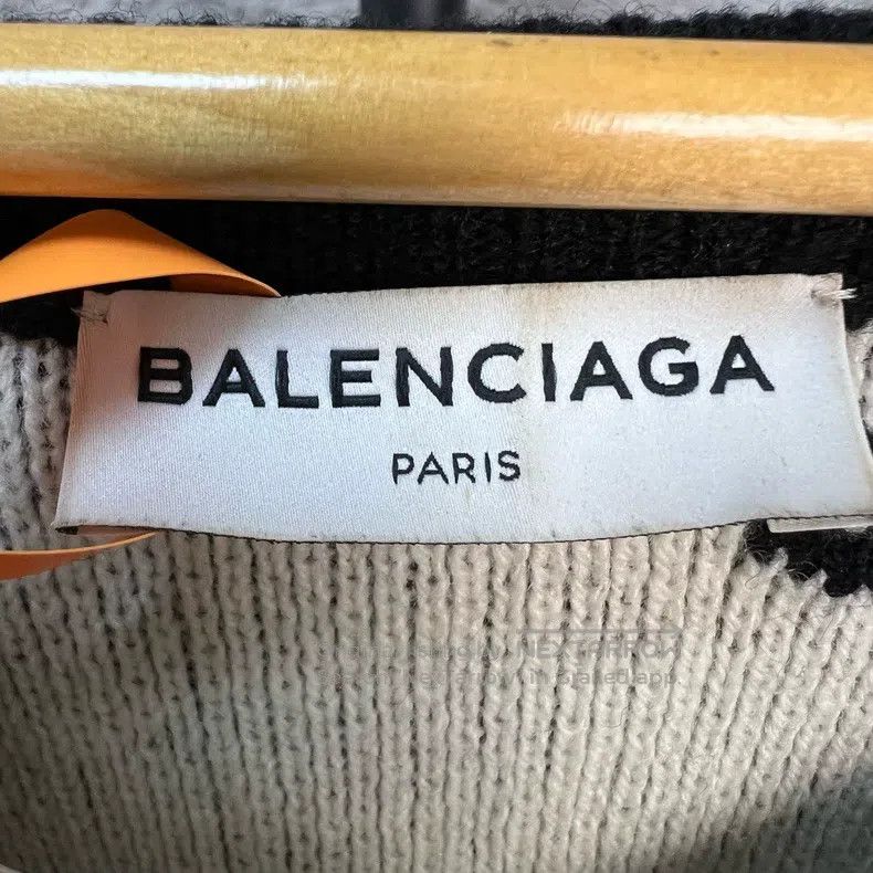 Balenciaga Balenciaga Black Barrage Full Print V-Neck Sweater Size XXS / US 00 / IT 34 - 3 Thumbnail